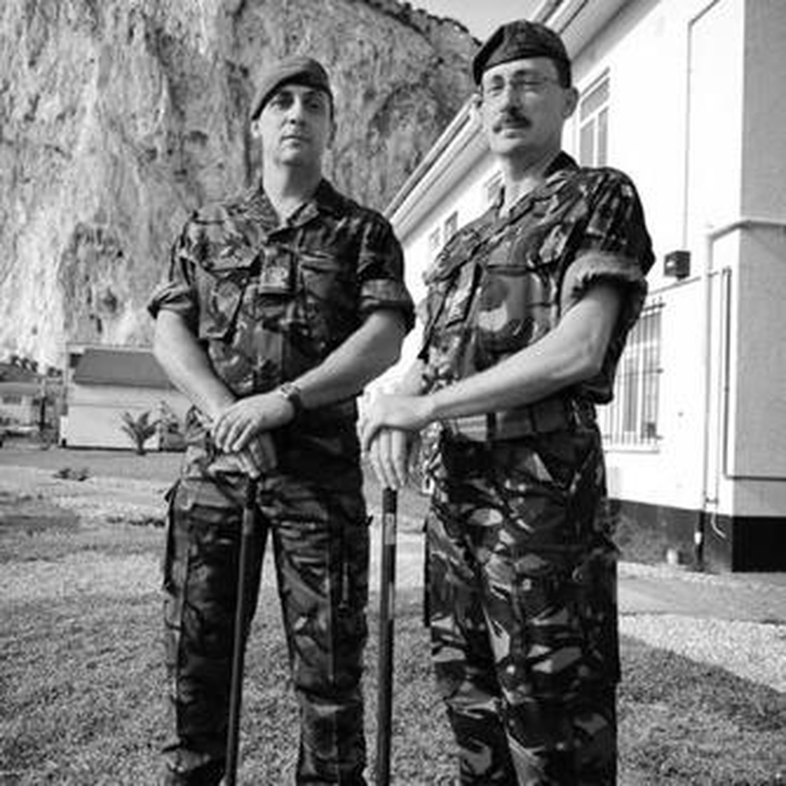 Imagen de los soldados Ken Fortunato y Francis Mauro.