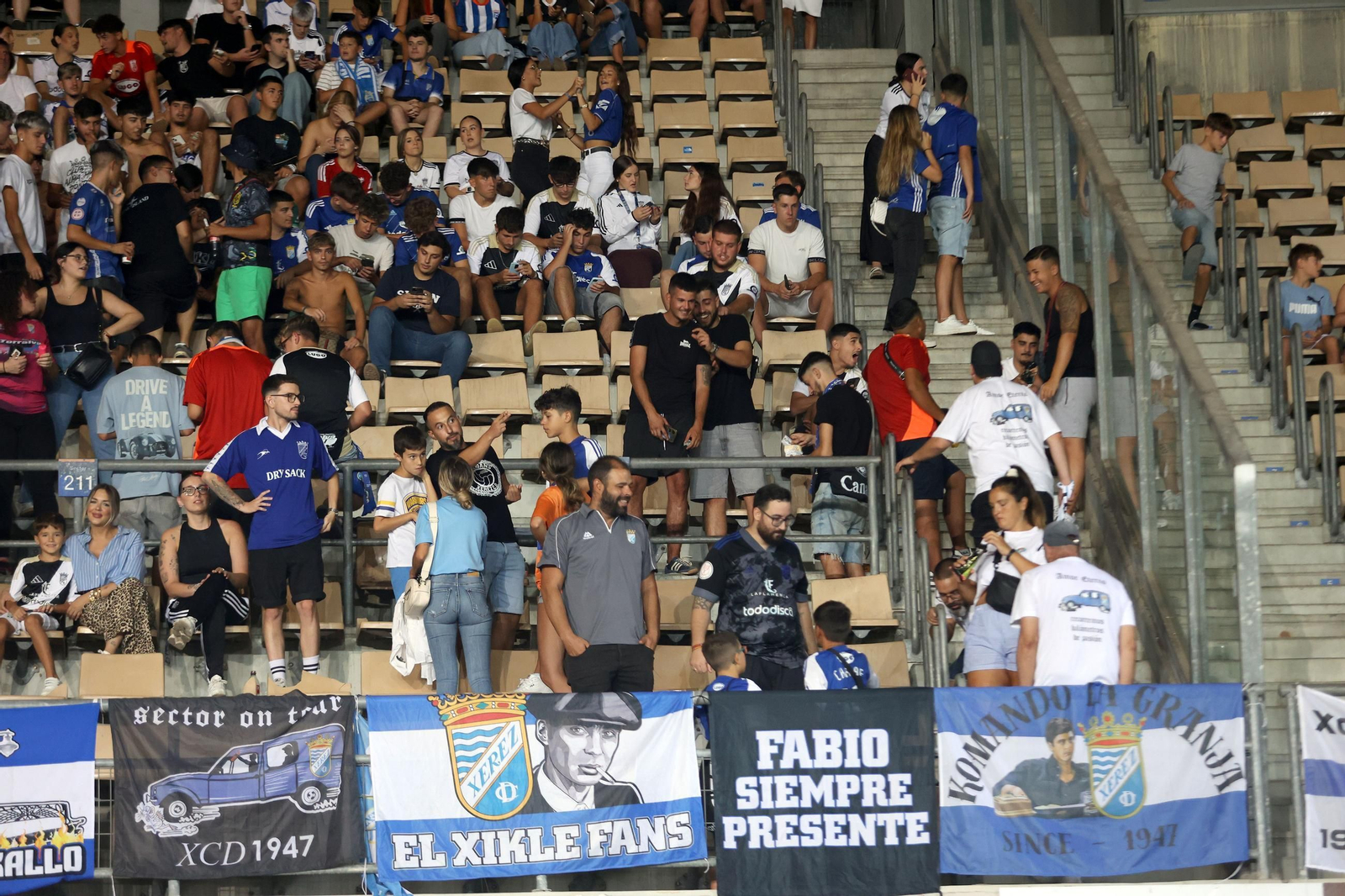Búscate en el Trofeo Feria de la Vendimia entre el Xerez CD contra el Juventud Torremolinos en Chapín