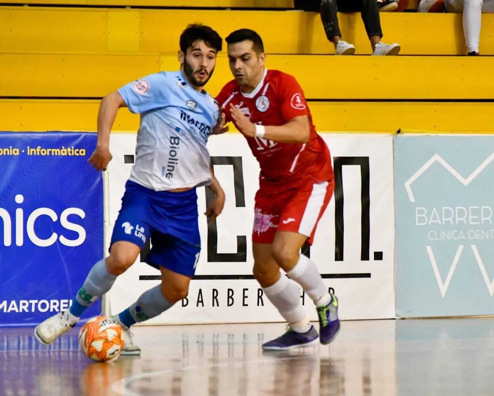 Una acción del partido jugado en Martorell este sábado.