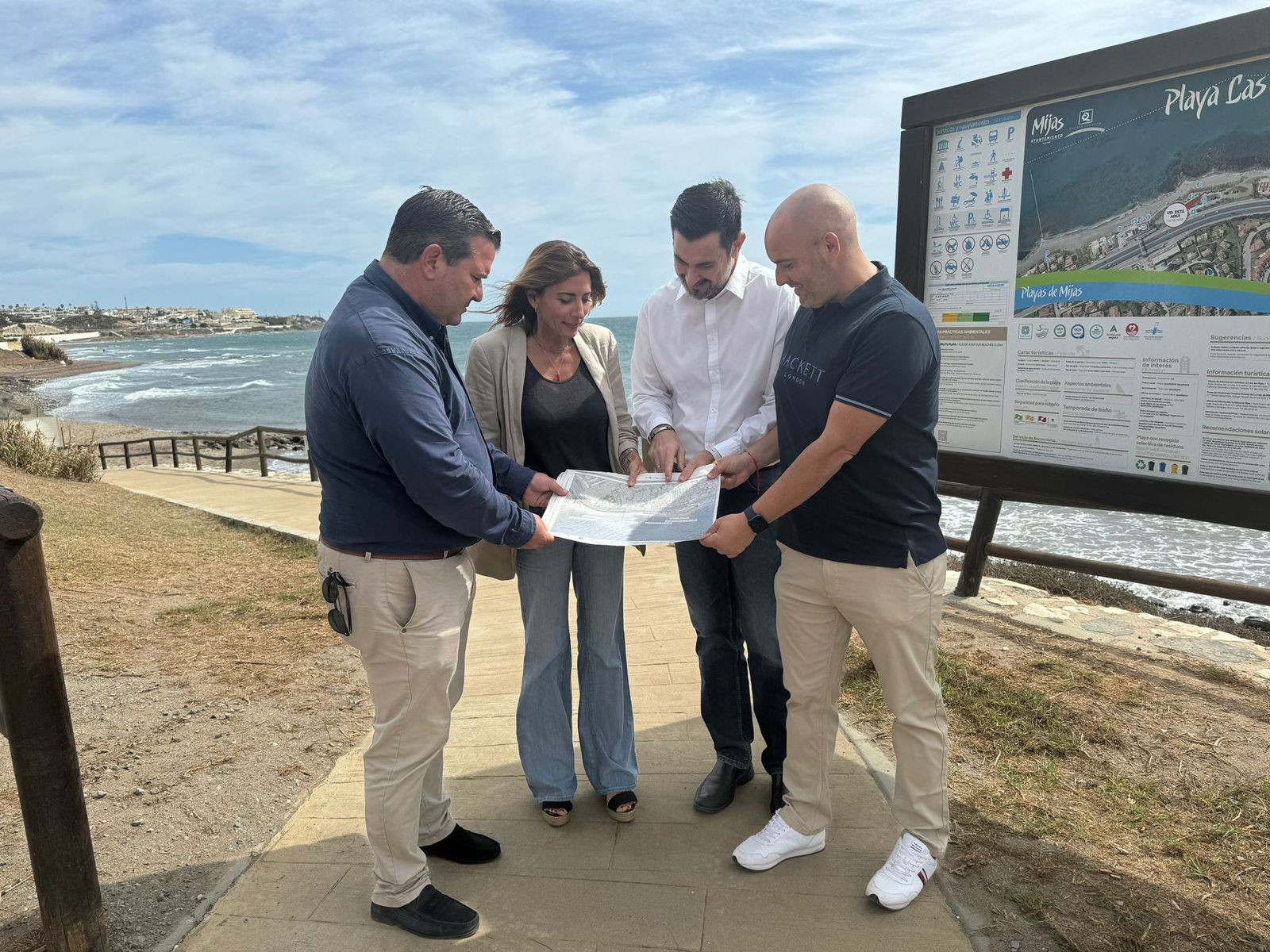 Presentación del nuevo tramo de la senda litoral en Mijas.