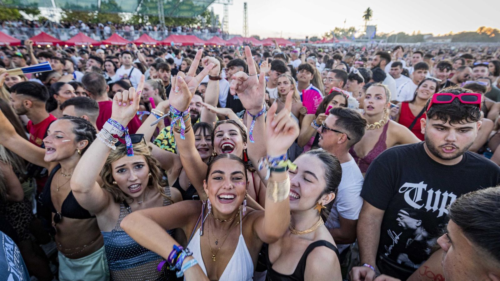 Búscate en las imágenes del jueves de Puro Latino 2024 en El Puerto