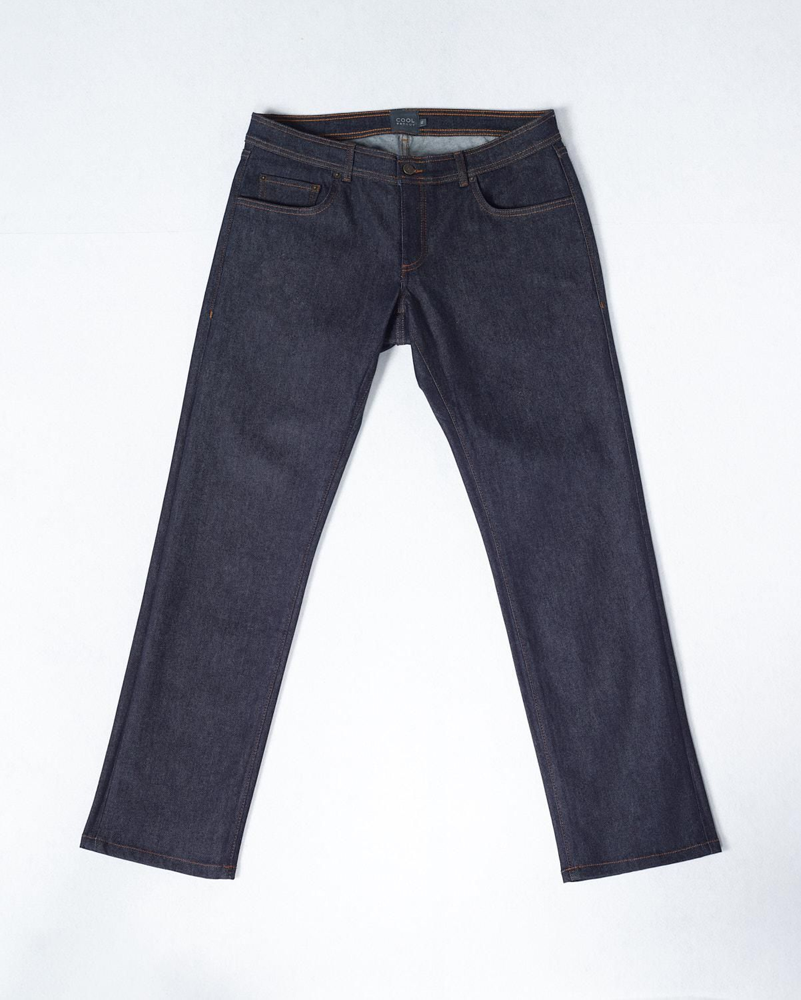 El modelo Low V Fit, la nueva apuesta denim de Cool Fat Guy. El modelo Low V Fit, la nueva apuesta denim de Cool Fat Guy.