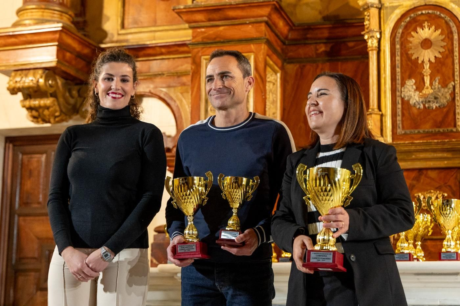 La entrega de premios de los Circuitos Provinciales de Carreras por Montaña y de Triatlón de menores, en imágenes