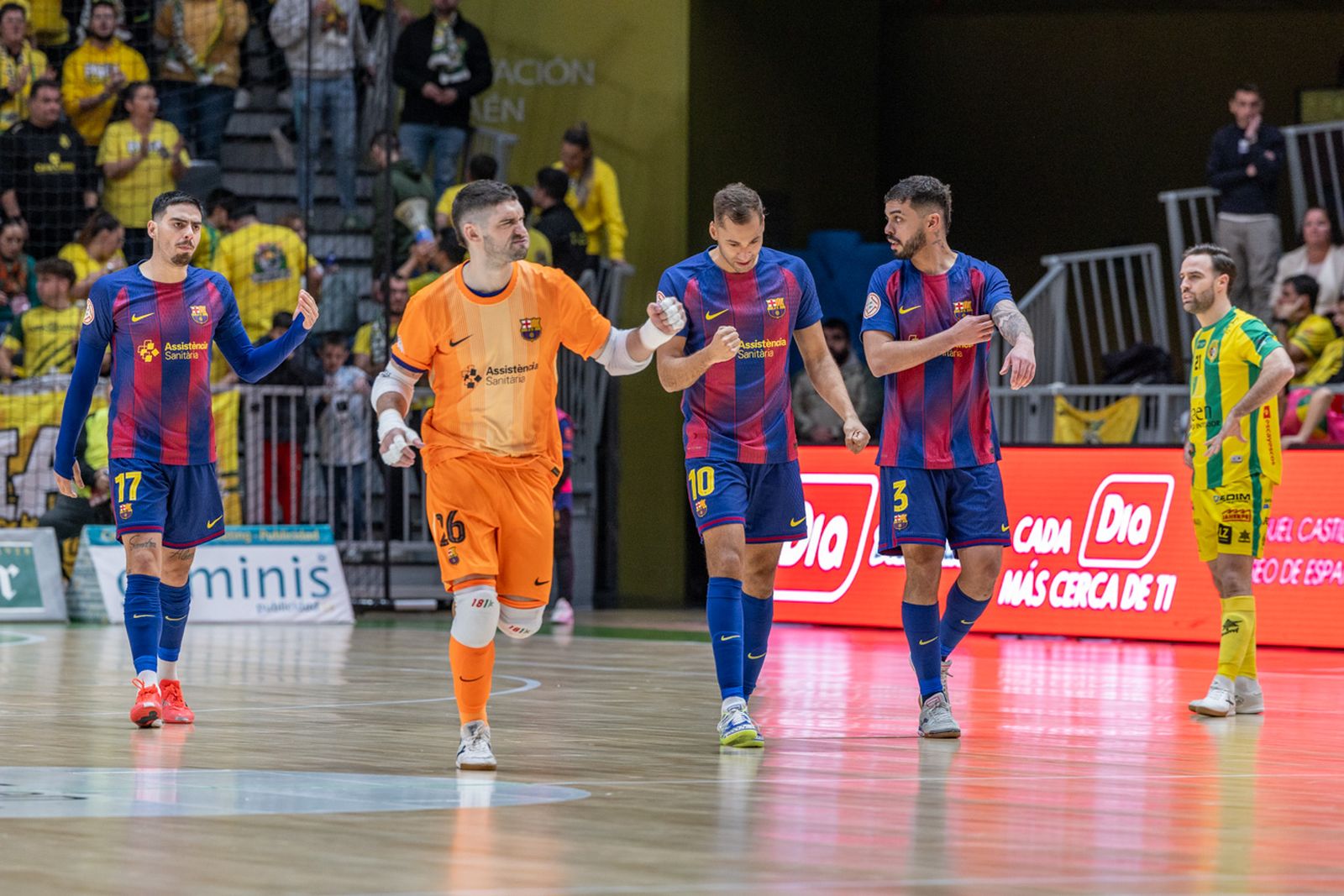 Las mejores imágenes del espectacular encuentro entre Jaén Paraíso Interior FS y Barça (3-3)