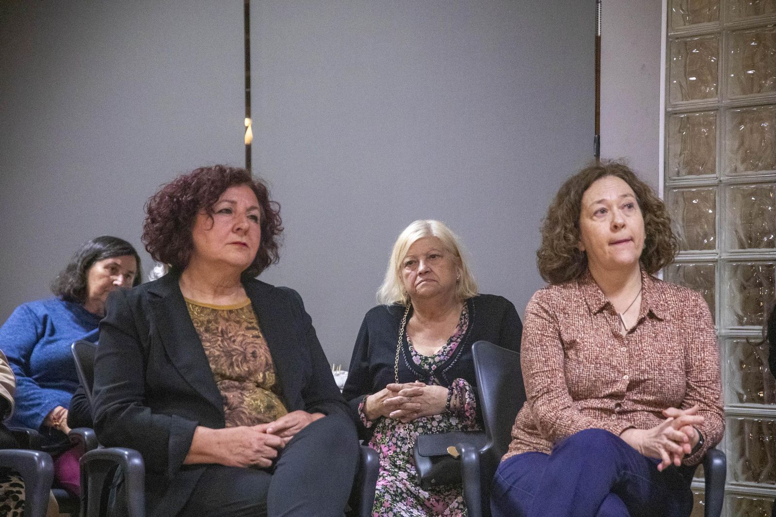 La Plataforma de Acción Feminista en Almería rinde homenaje a las mujeres de la Desbandá con su II Premio ‘Posidonia’ a Loli Sierra, vicepresidenta de la Asociación Memorialista de la Desbandá, en imágenes