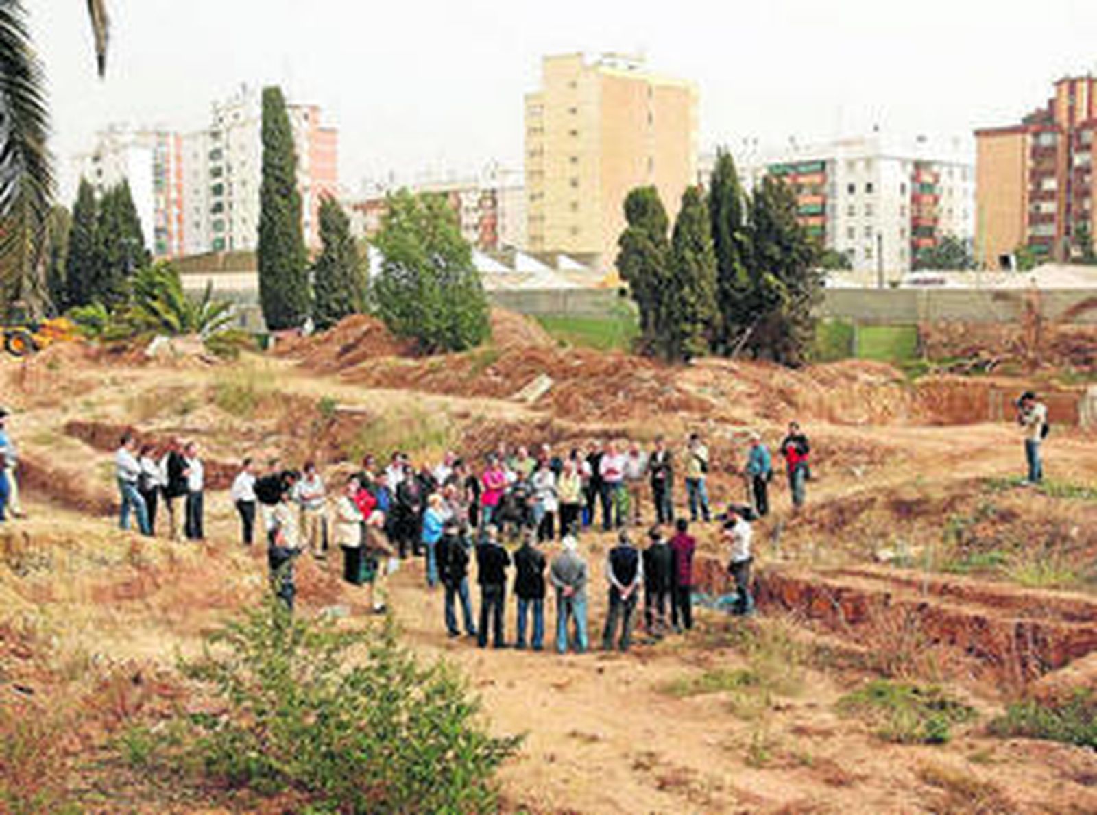 Familiares de las víctimas enterradas en San Rafael.