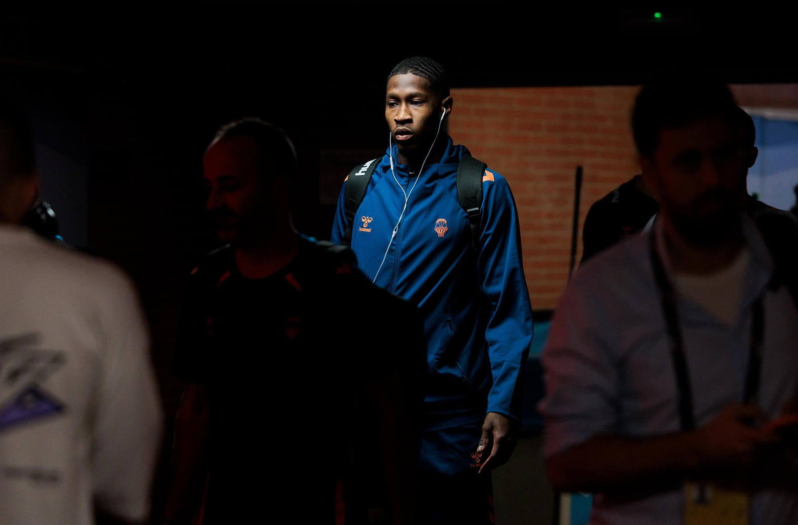 Unicaja-Valencia: Abrazos de viejos conocidos