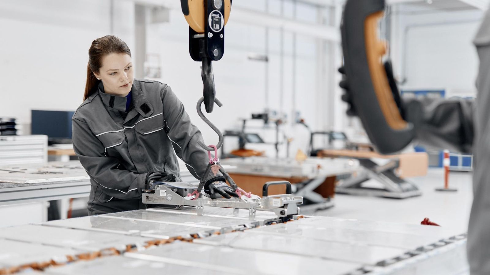 Las plantas de Martorell y Landaben recibirán, cada una, 3.000 millones de euros de los 10.000 que se moviilizarán en torno al proyecto de electrificación promovido por Volkswagen y Seat.