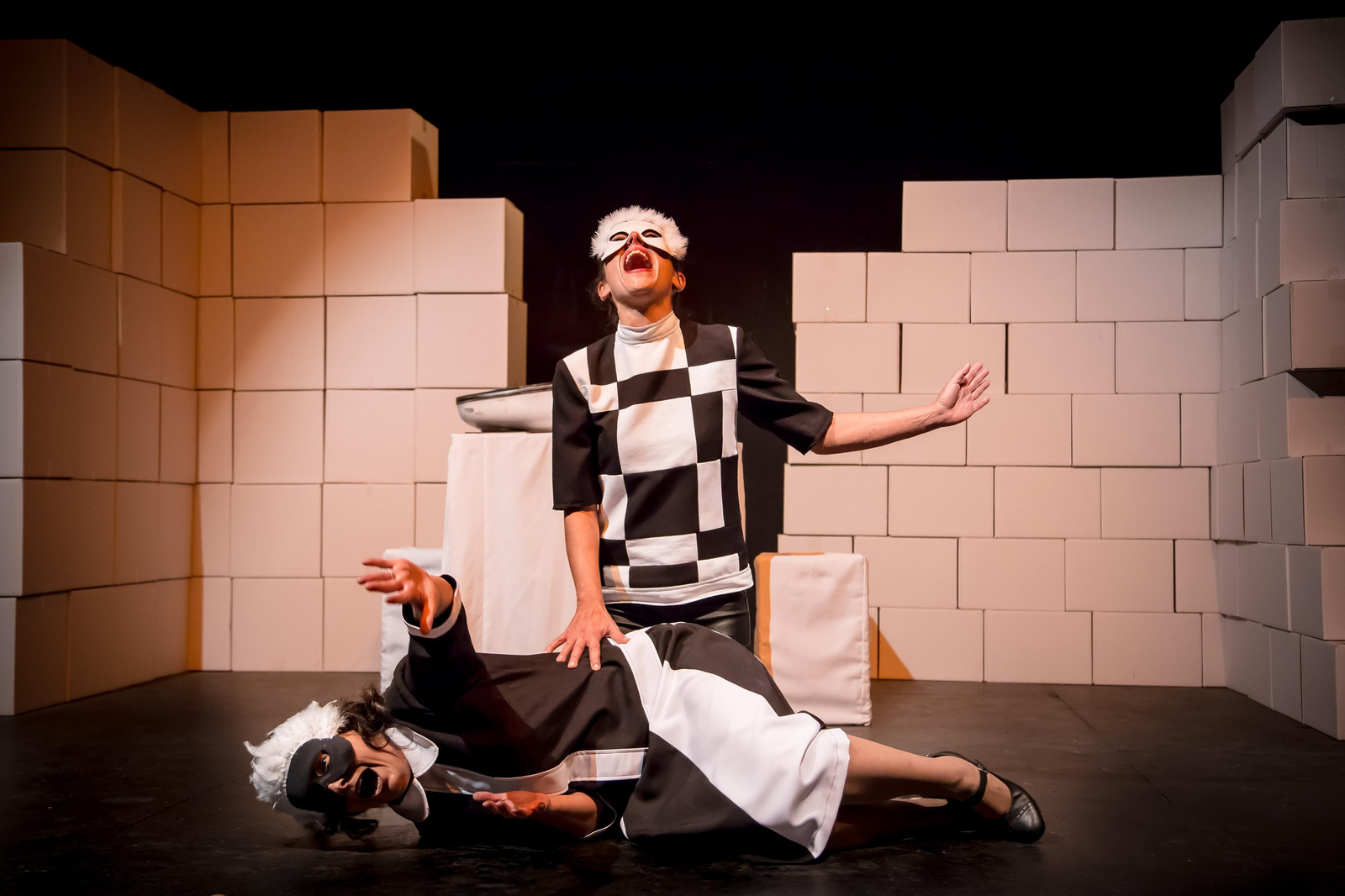 Bailemos por ellas, de Uno Teatro.