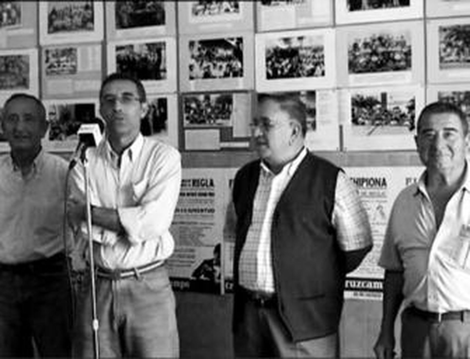 Acto de presentación de la muestra fotográfica.