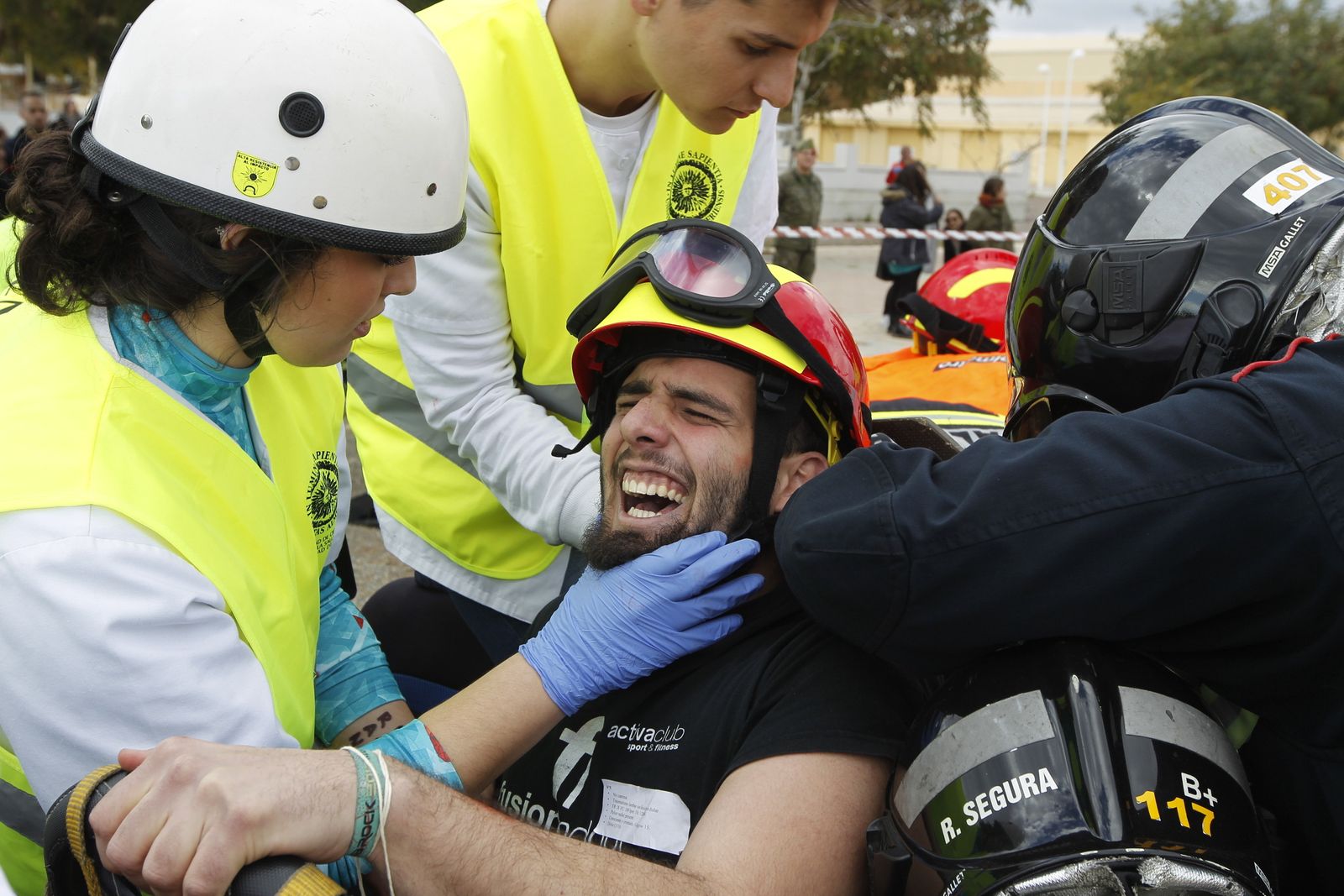 Las imágenes del simulacro de accidente con víctimas en la UAL