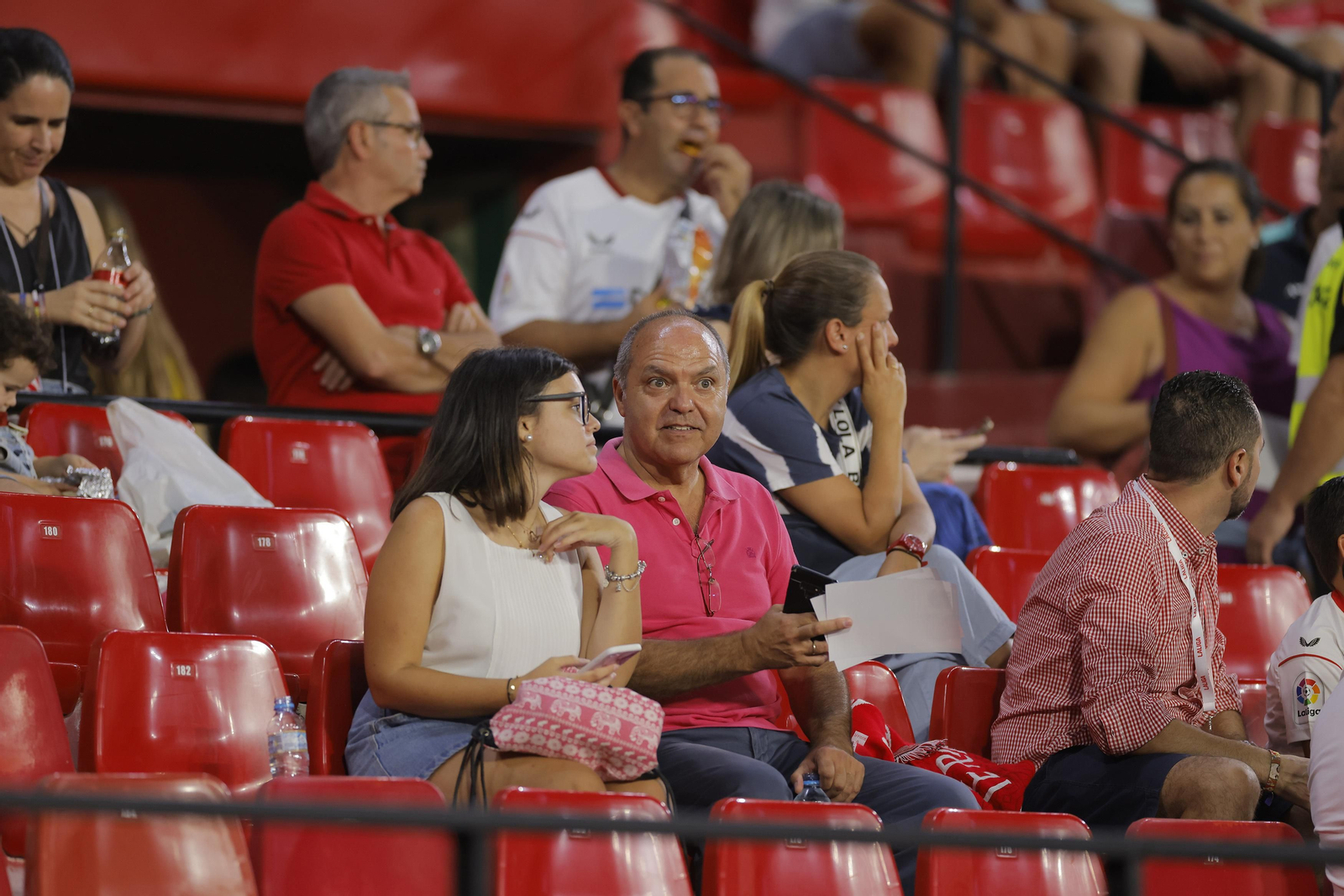 Búscate en las fotos del Sevilla-Rayo