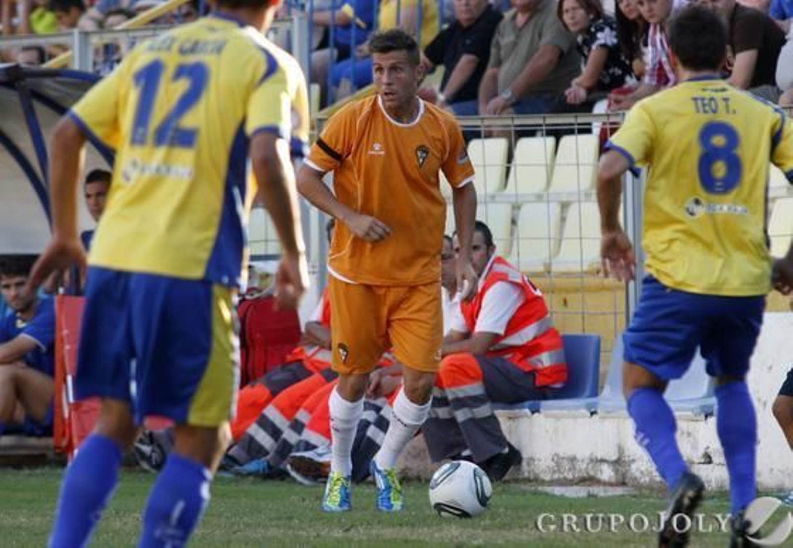 Góngora fue titular en la izquierda y firmó un buen partido. 

Foto: LOF