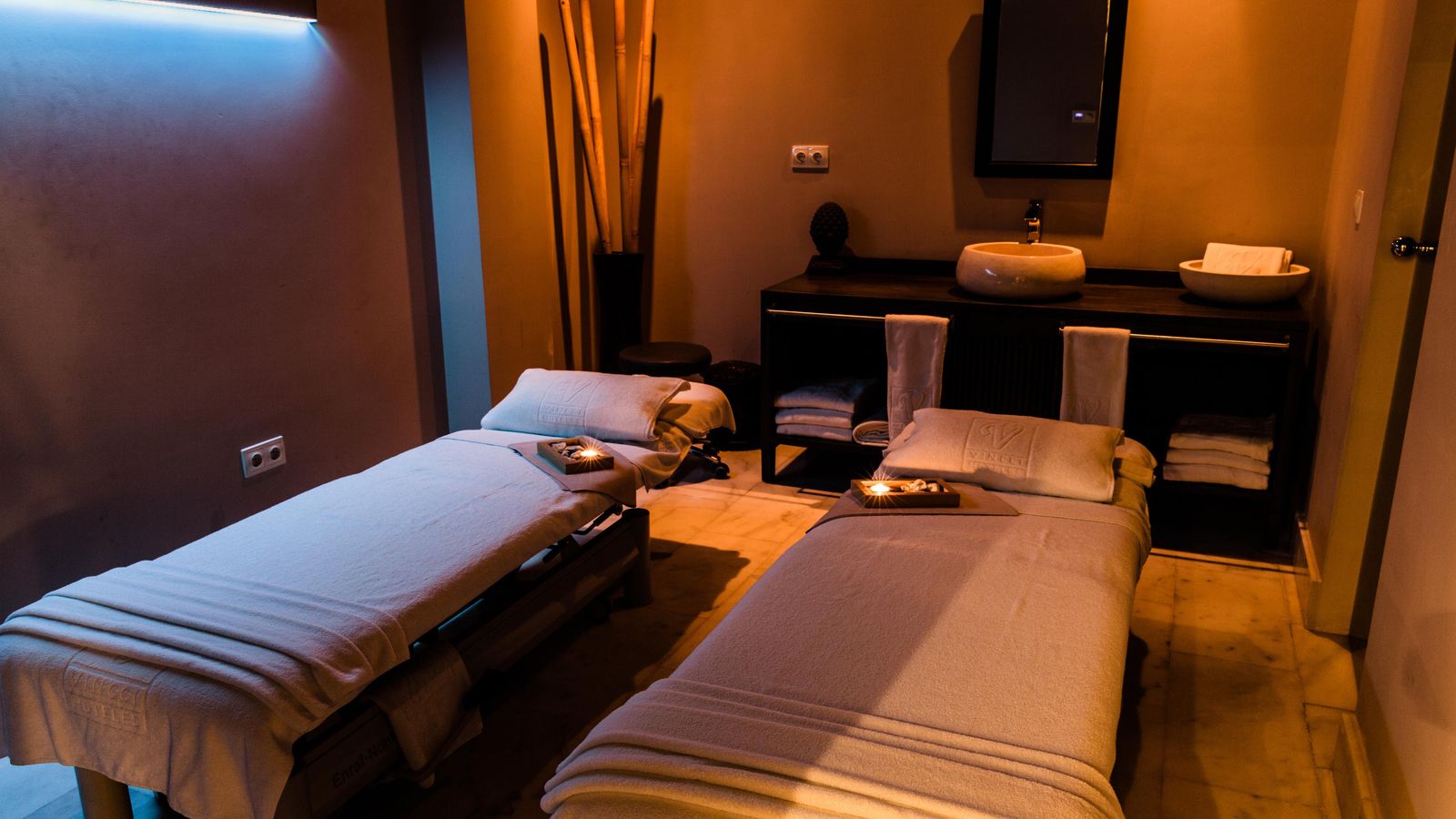 Vista de una sala de masajes del exclusivo club de playa.