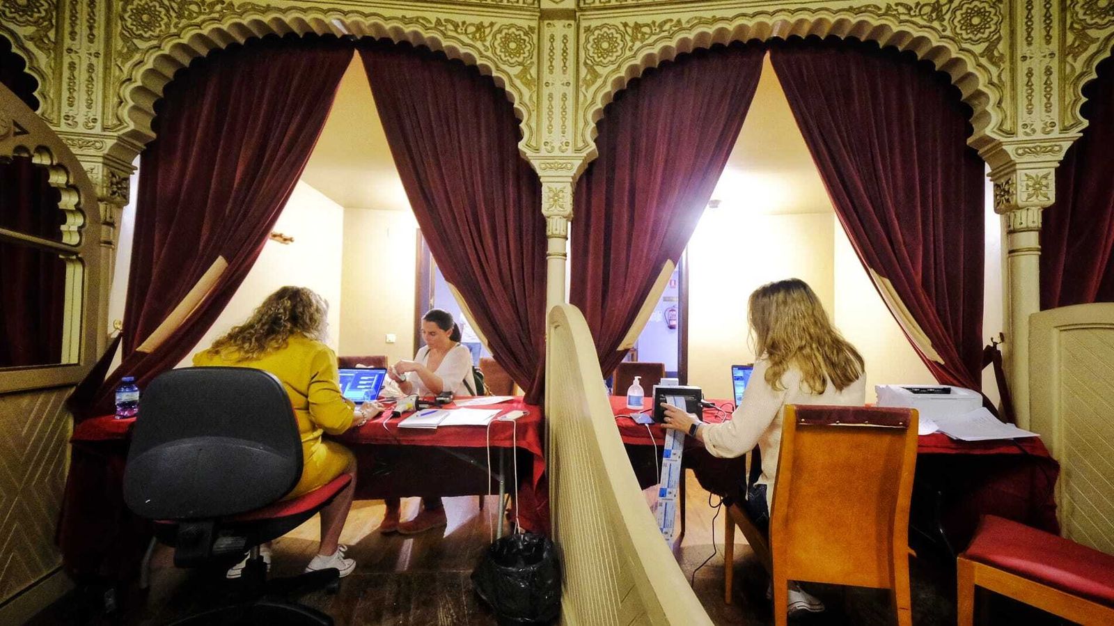 Las taquillas del Falla, en los palcos platea.