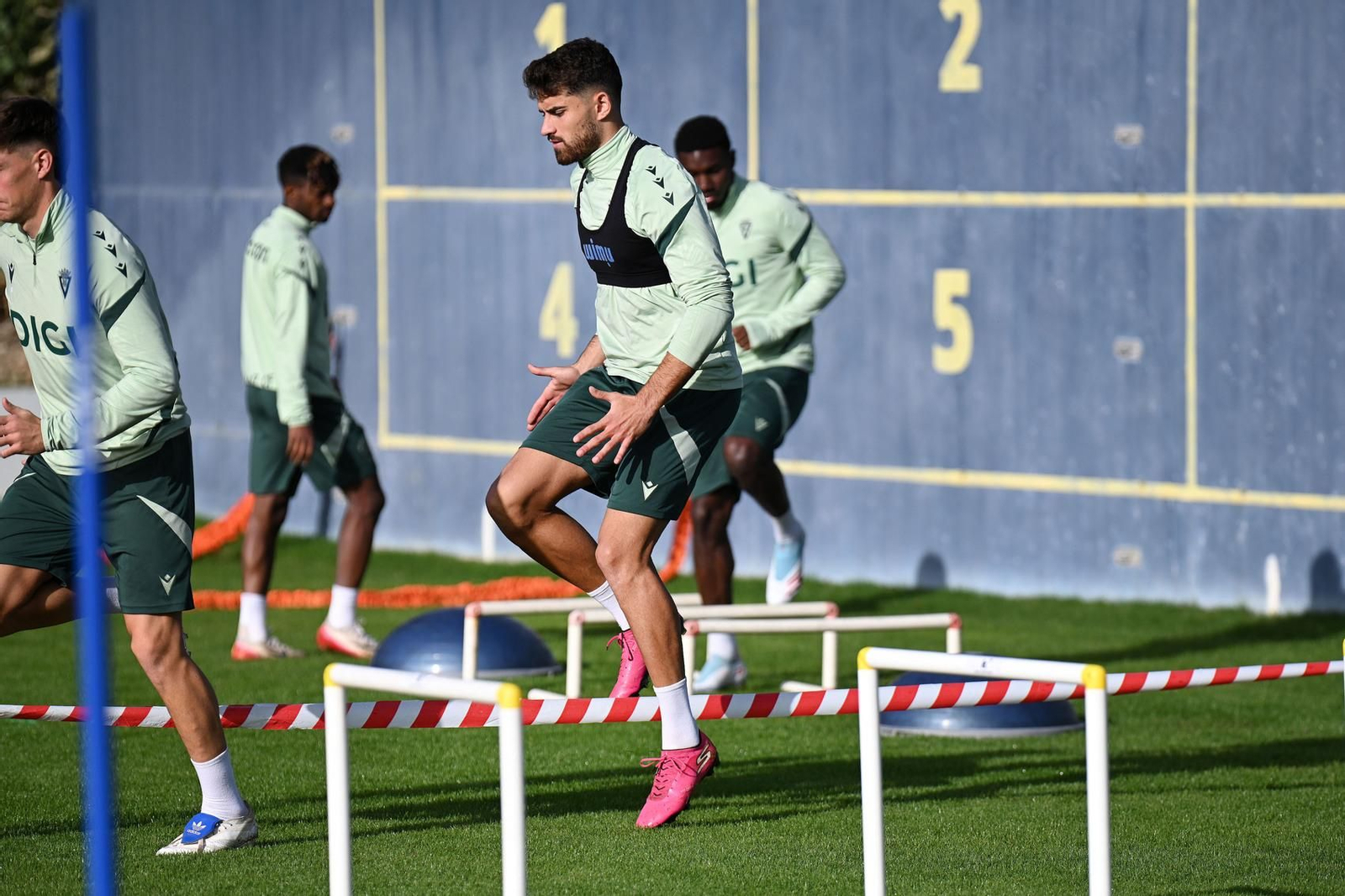 Un instante del primer entrenamiento de la semana.