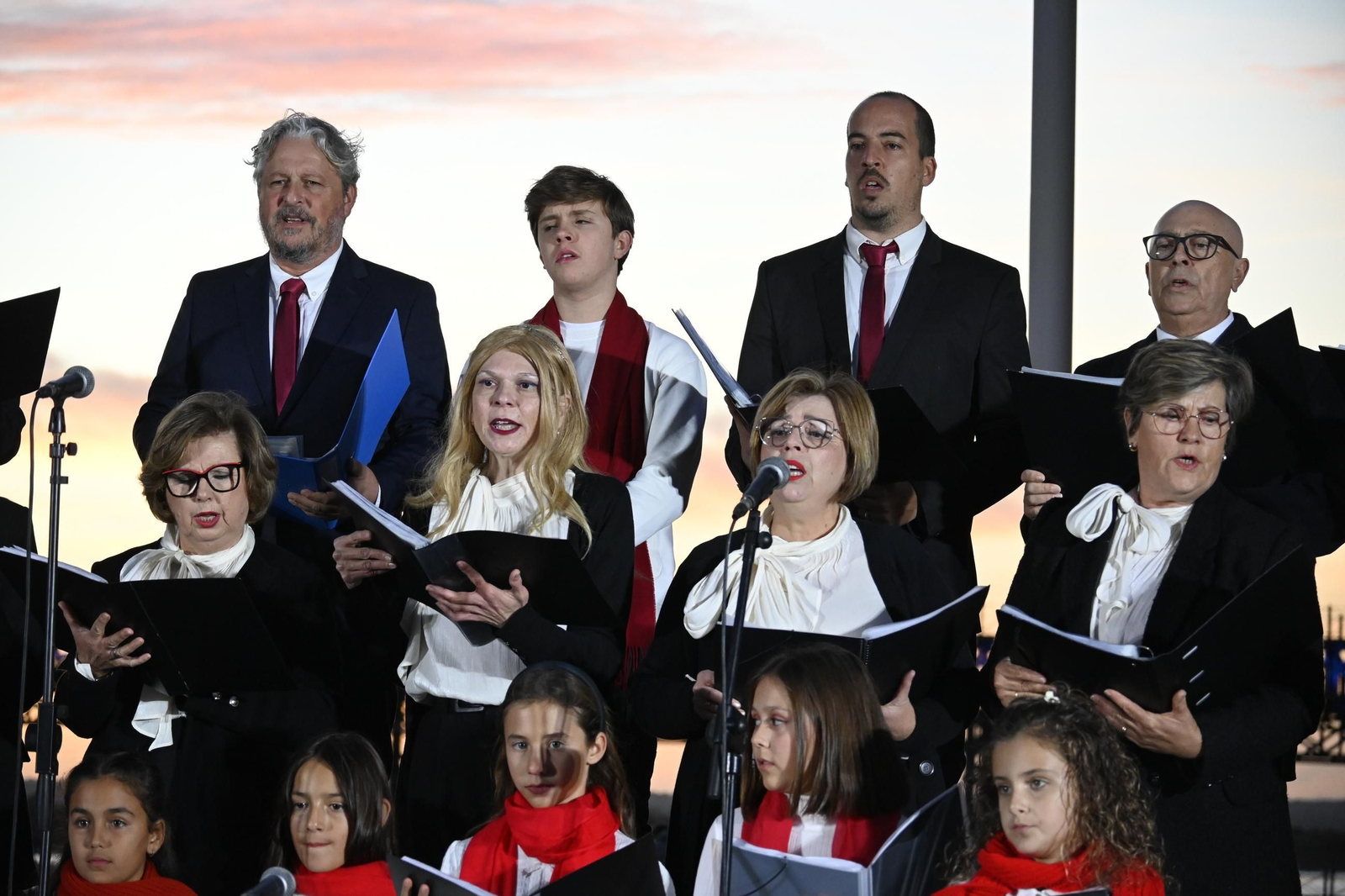 Inauguración de la iluminación navideña en el Paseo de la Ría del Puerto de Huelva 2025