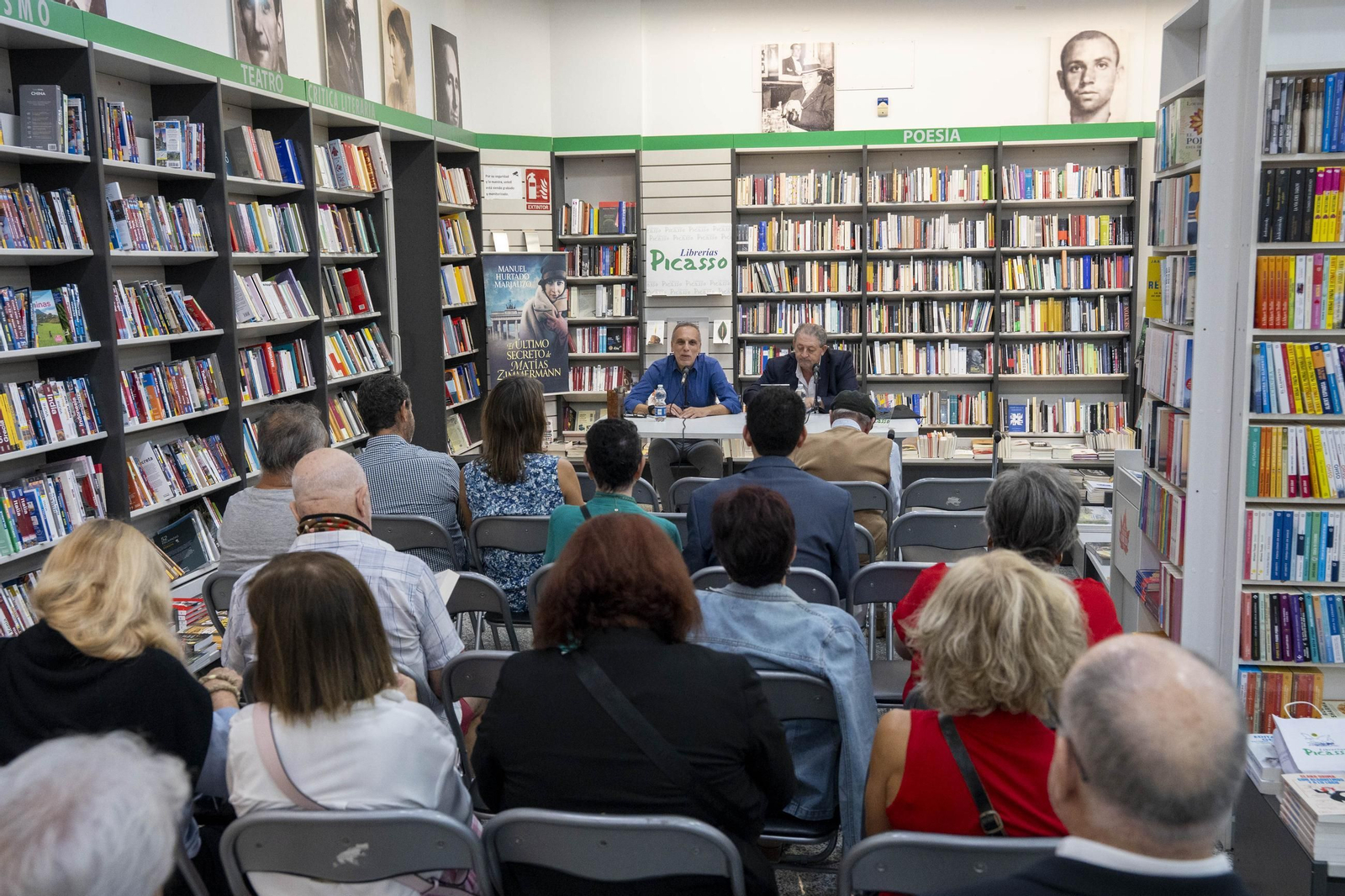 La presentación en Almería de la novela escrita por Manuel Hurtado, en imágenes