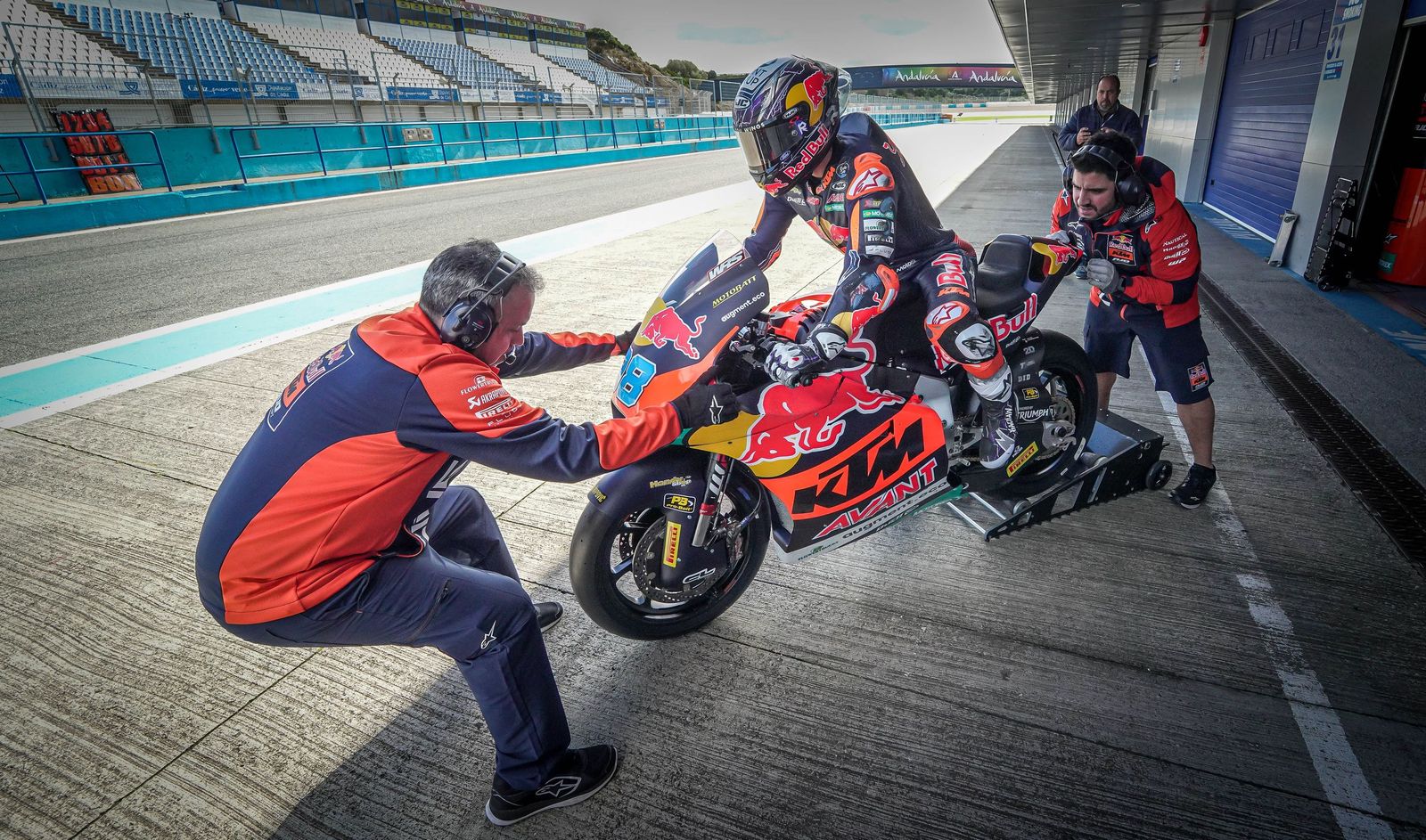 Imágenes de los Test de entrenamiento de Moto2 y Moto3 en el Circuito de Jerez