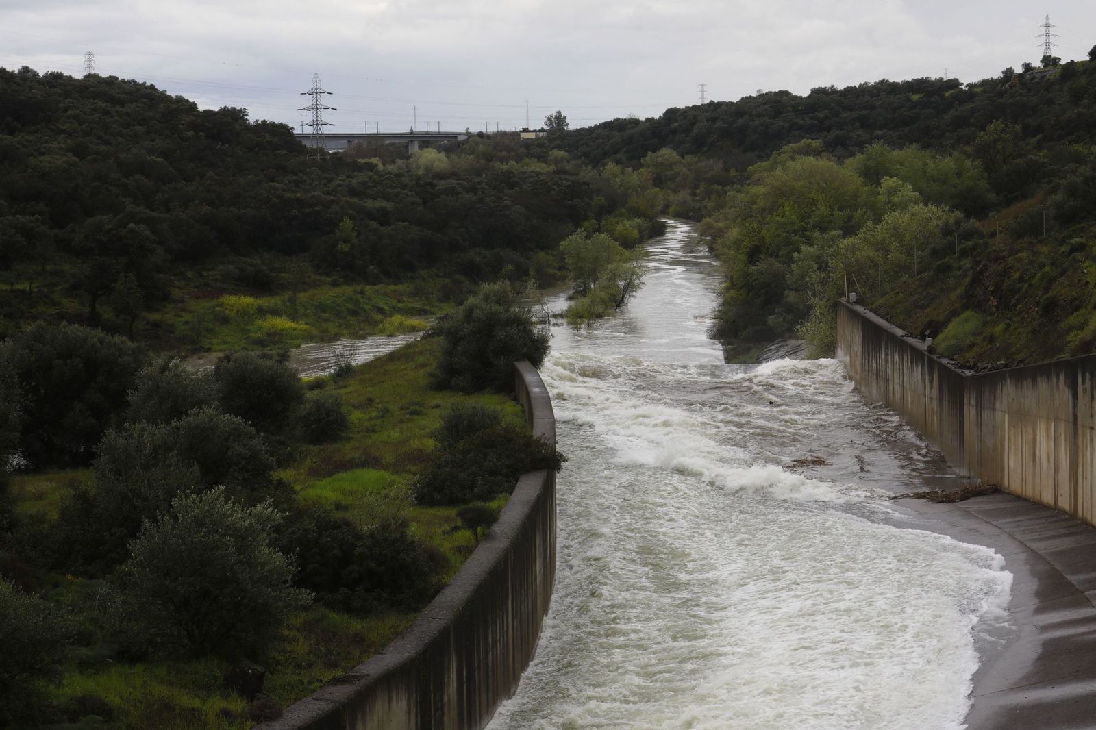 Imagen de un desembalse de San Rafael de Navallana.