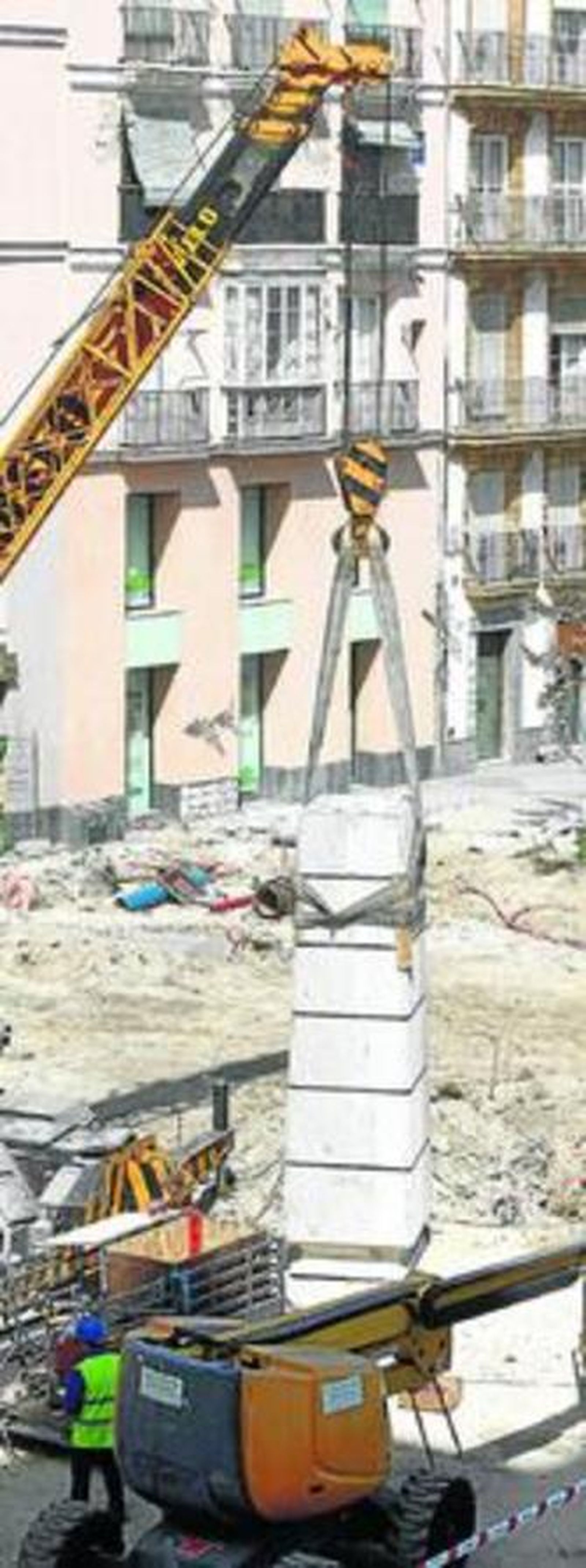 El monolito al Trimilenario fue instalado en 1954.