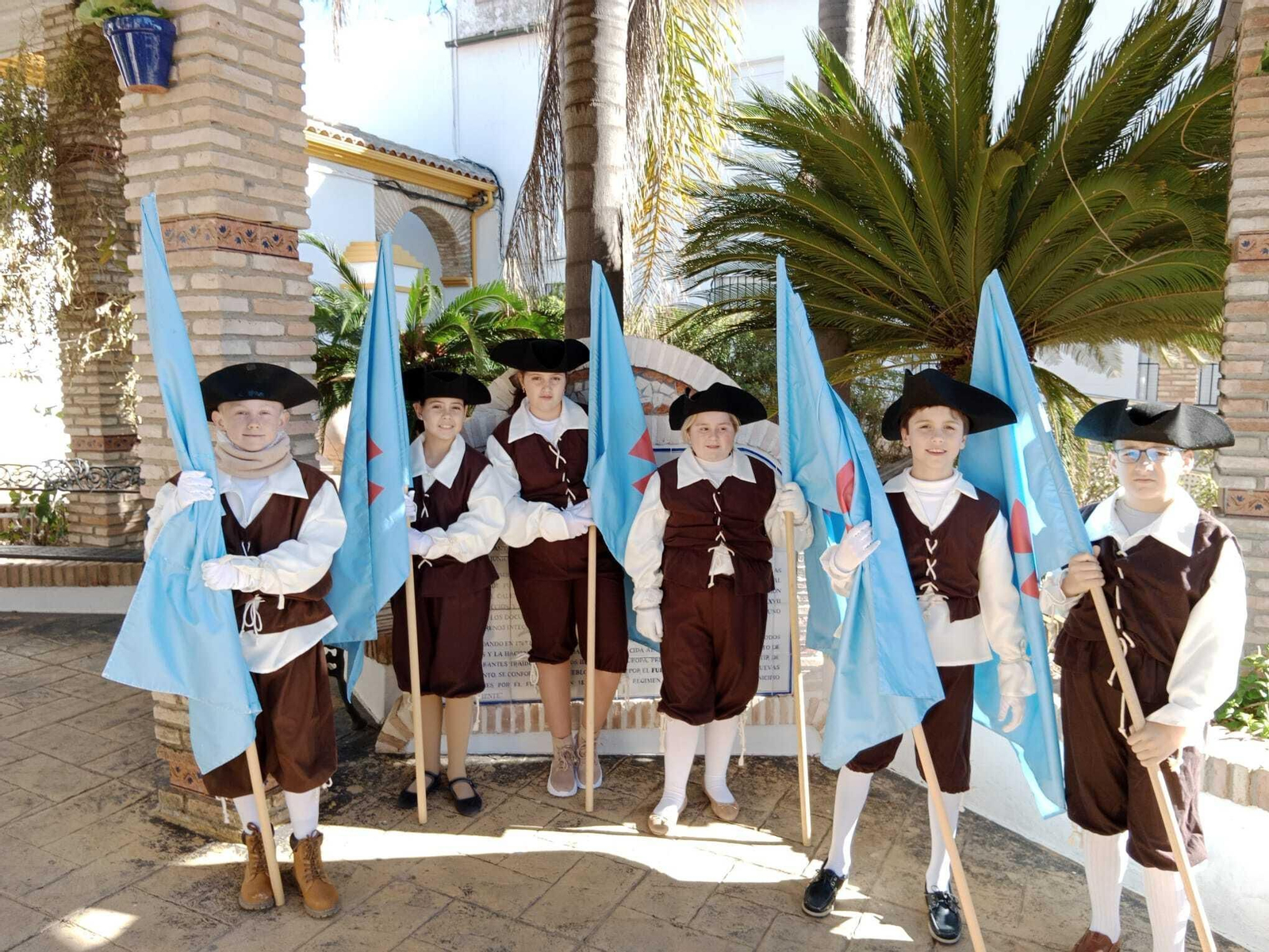 La procesión del patrón y la fiesta del pavo con fideos en San Sebastián de los Ballesteros, en imágenes