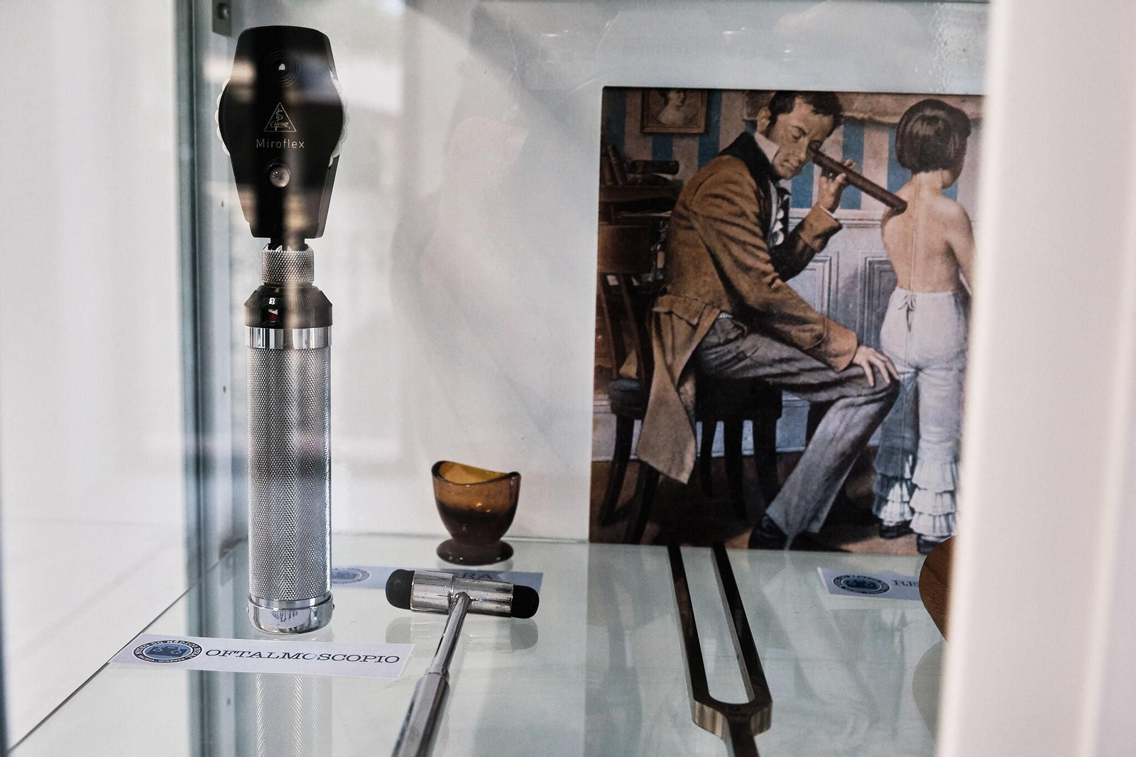 Sevilla acoge la exposición ‘El Médico Rural. Homenaje a la sublime Humanidad de estos héroes comprometidos’