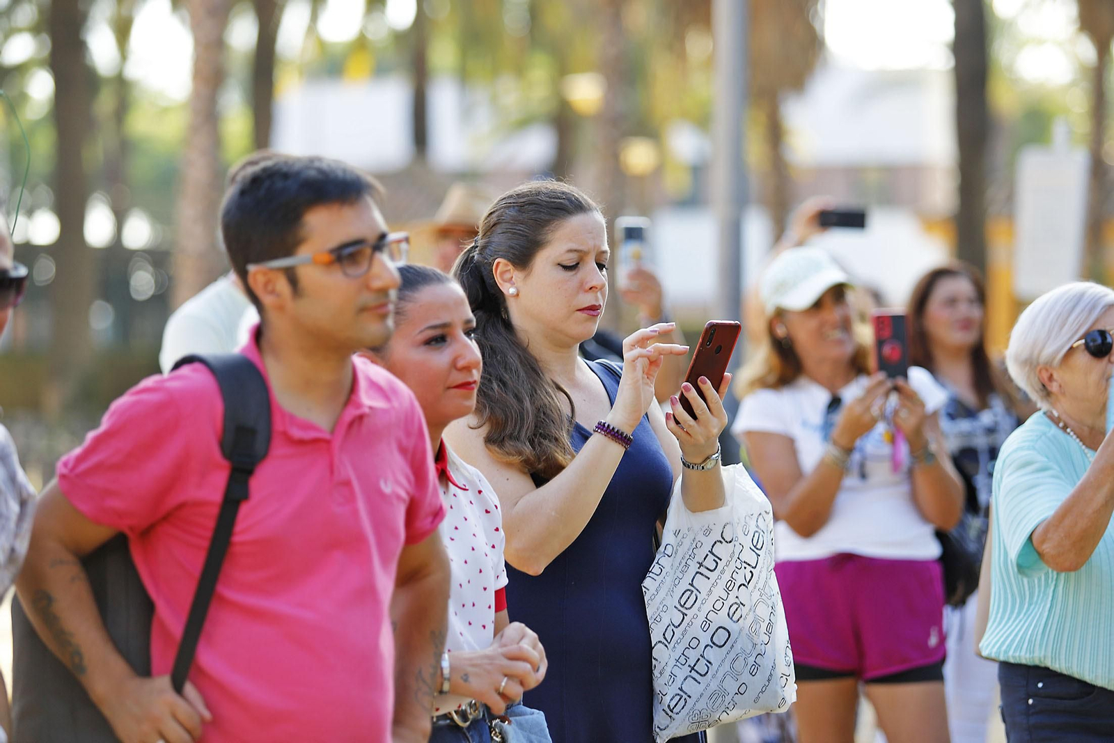 Imágenes de la Feria de las Sevillanas en los jardines del muelle