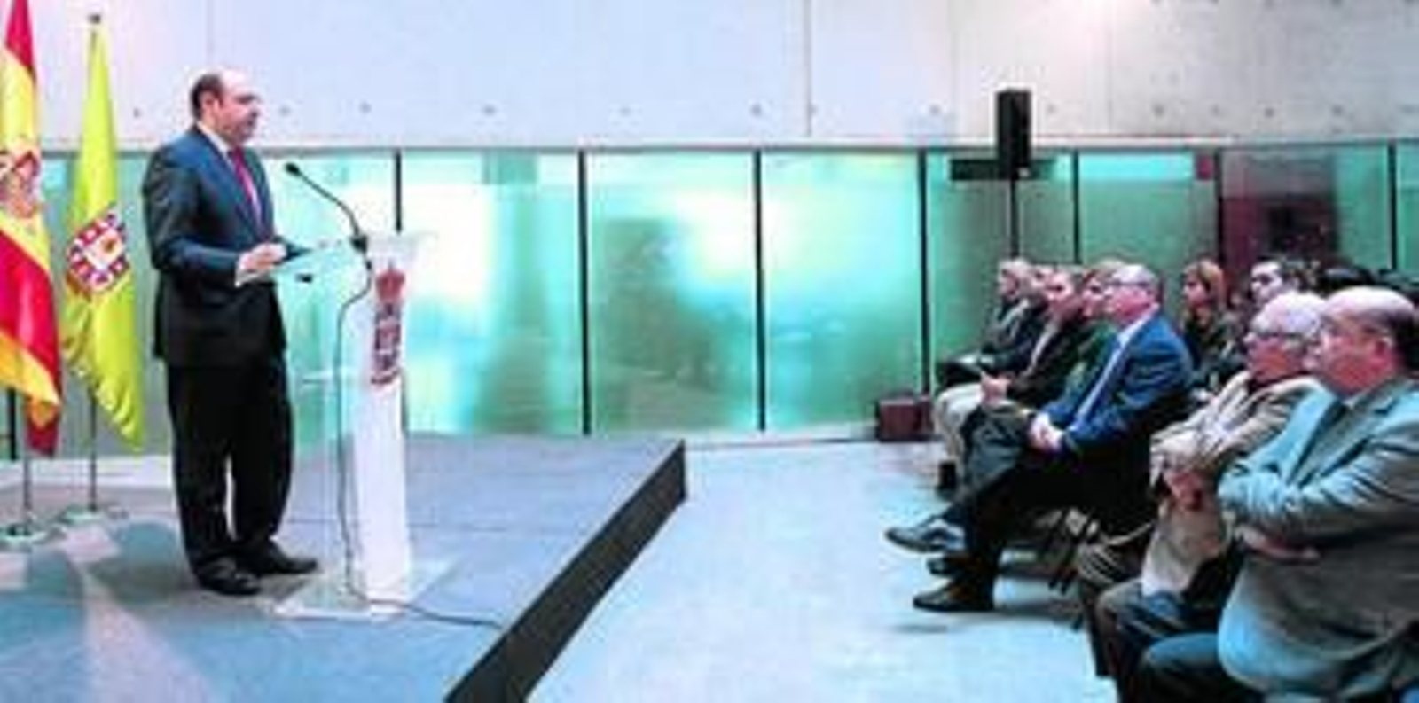 La Diputación reivindica su futuro después de 200 años