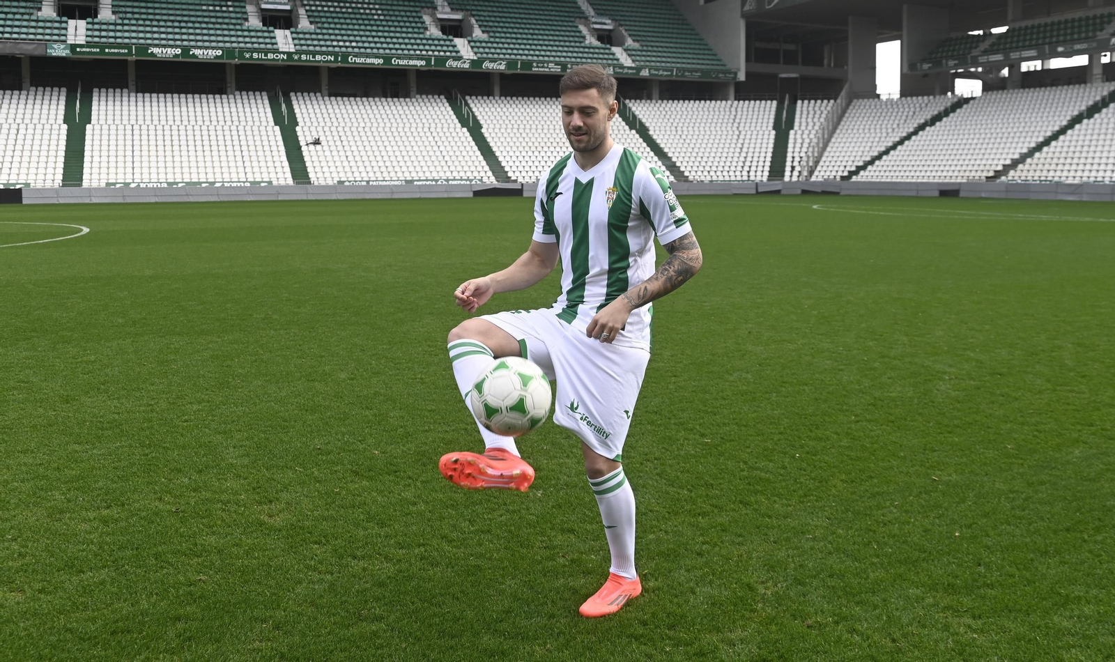 Las mejores fotos de la presentación de Corbo, Pedro Ortiz y Rubén Alves como nuevos jugadores del Córdoba CF