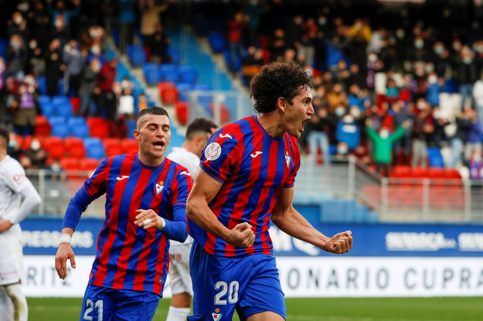 Rahmani y Blanco Leschuk, con el Eibar.