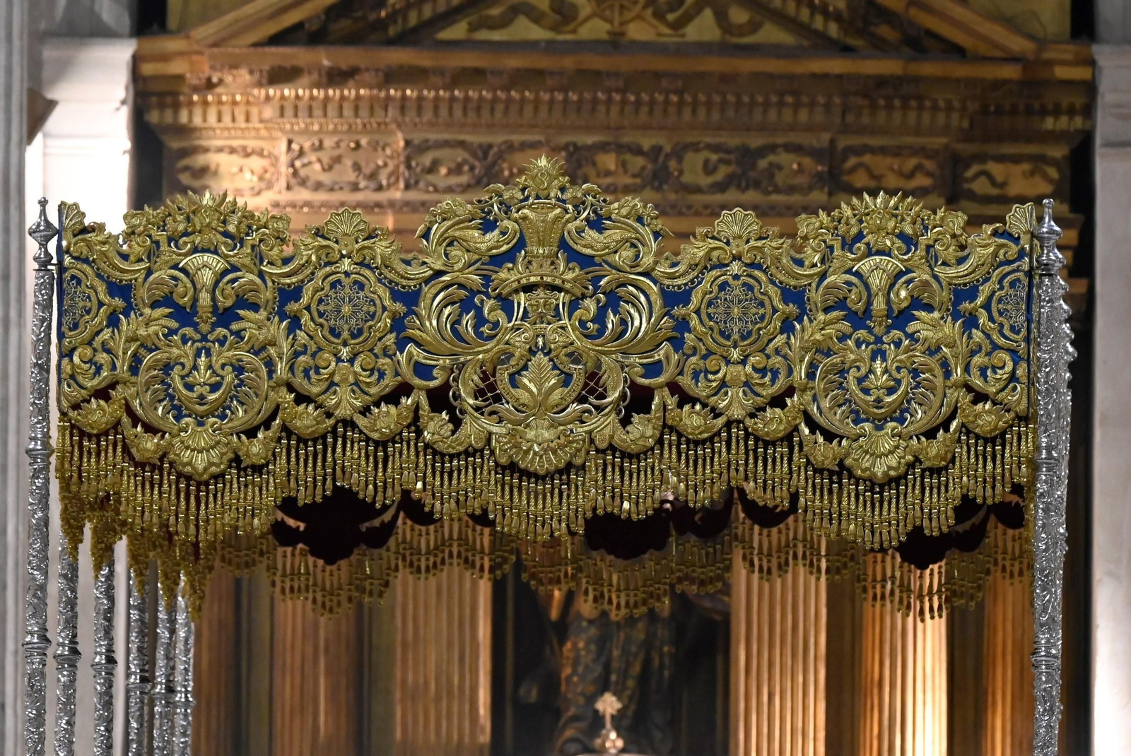 Las mejores fotos de la presentación del nuevo palio de la Virgen de la Piedad de Córdoba
