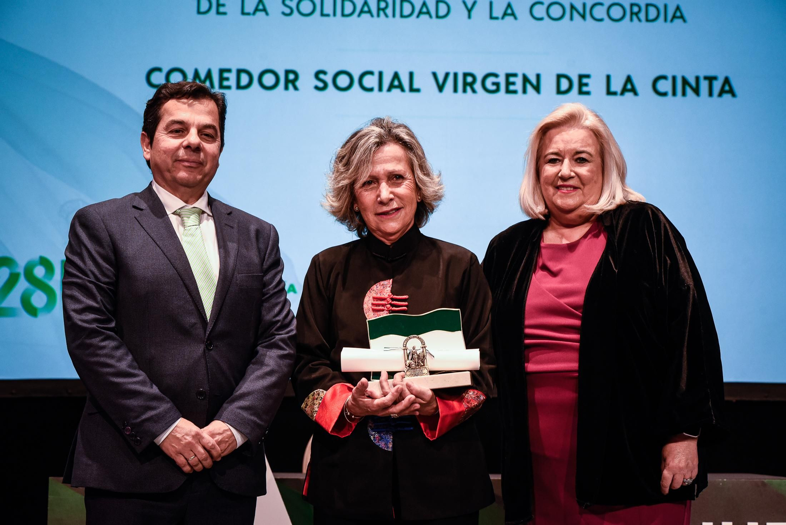 Imágenes de la entrega de las Banderas de Andalucía en Huelva
