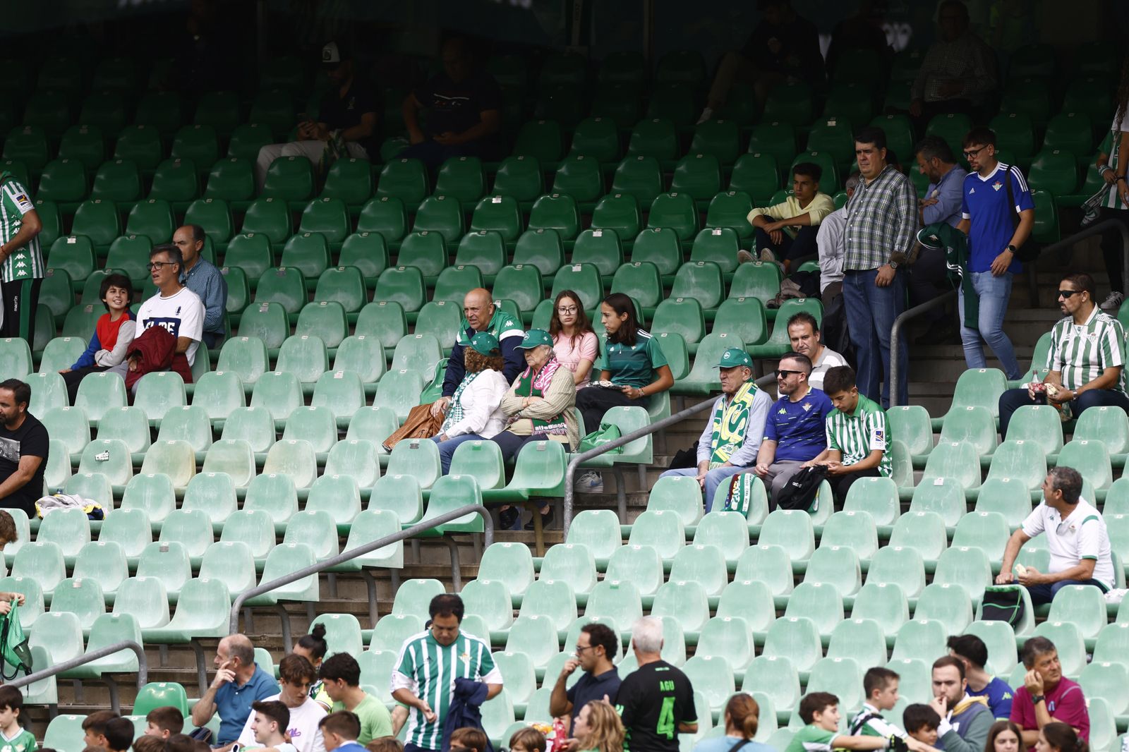 Búscate en las fotos del Betis-Atlético de Madrid