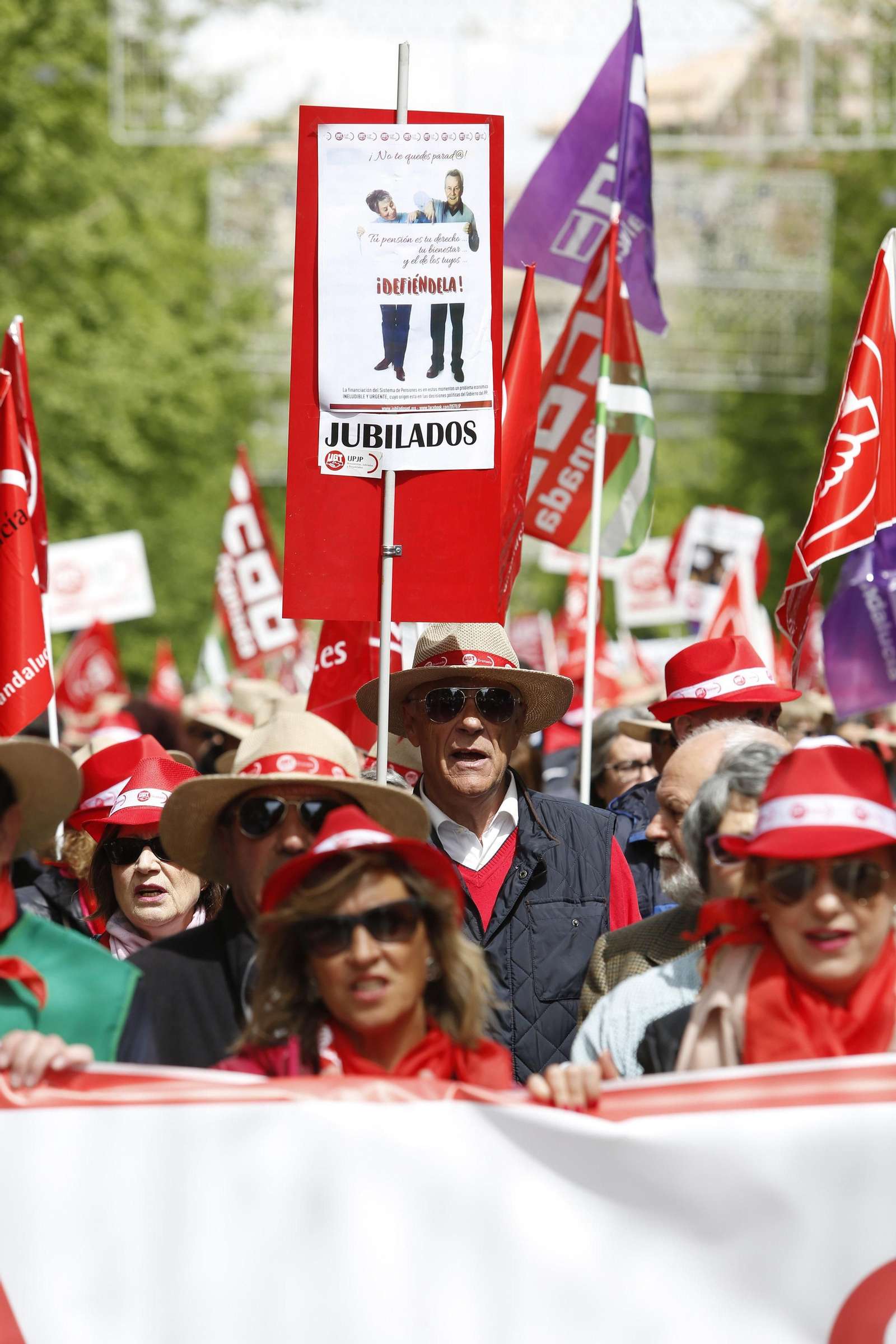 La manifestación del Primero de Mayo de Granada, en imágenes