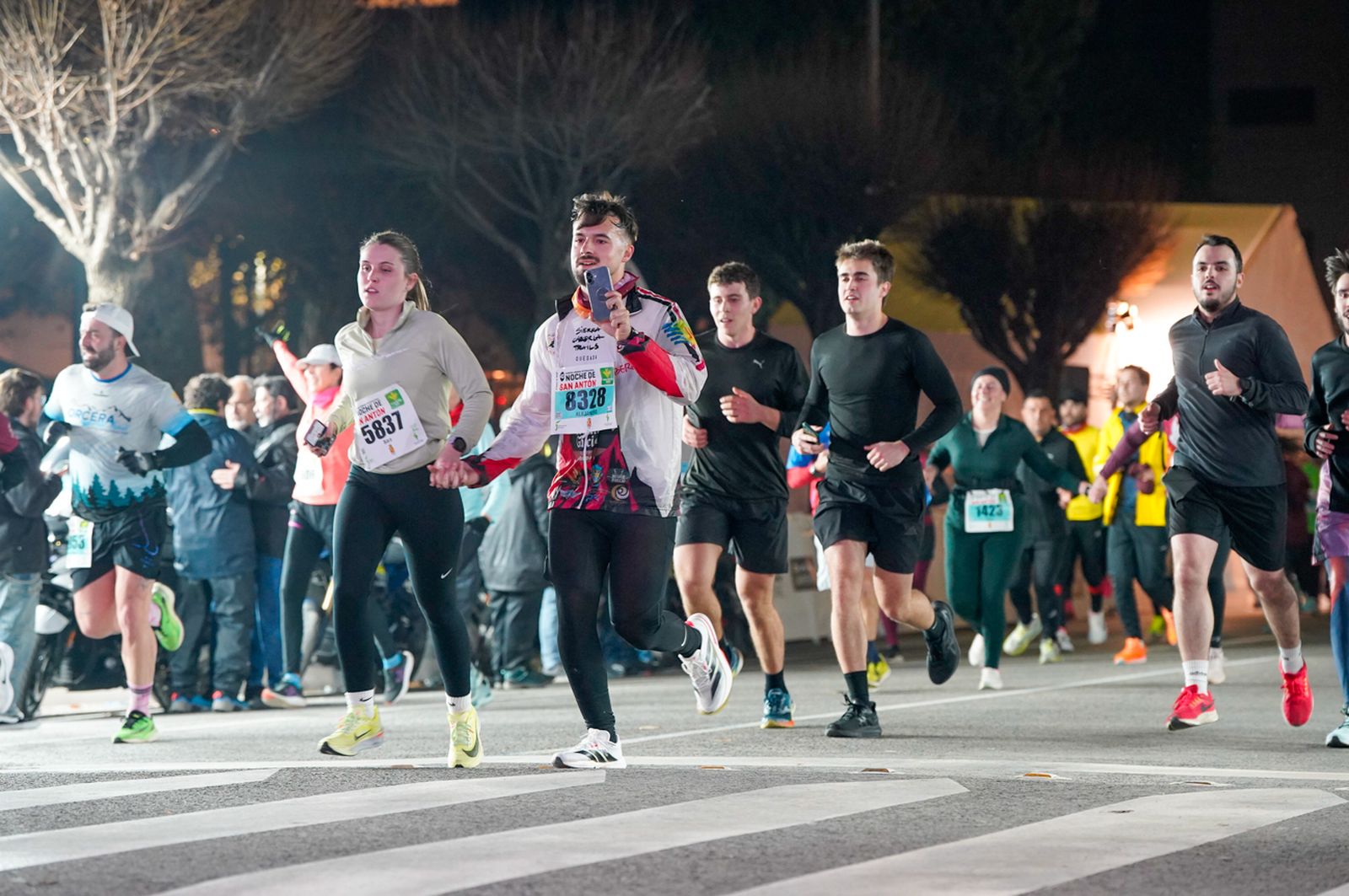 En imágenes: búscate en tu llegada a meta de la Carrera de San Antón 2026 (18)