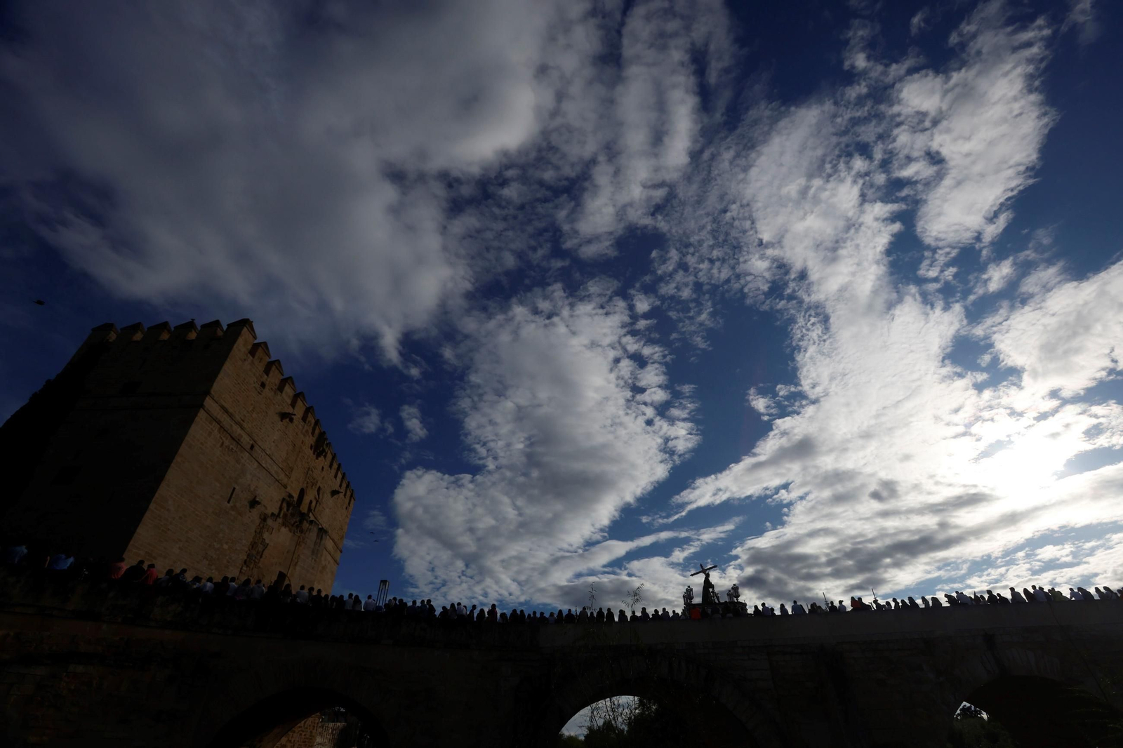 La procesión de la Vera-Cruz en este Domingo de Ramos de Córdoba, en imágenes