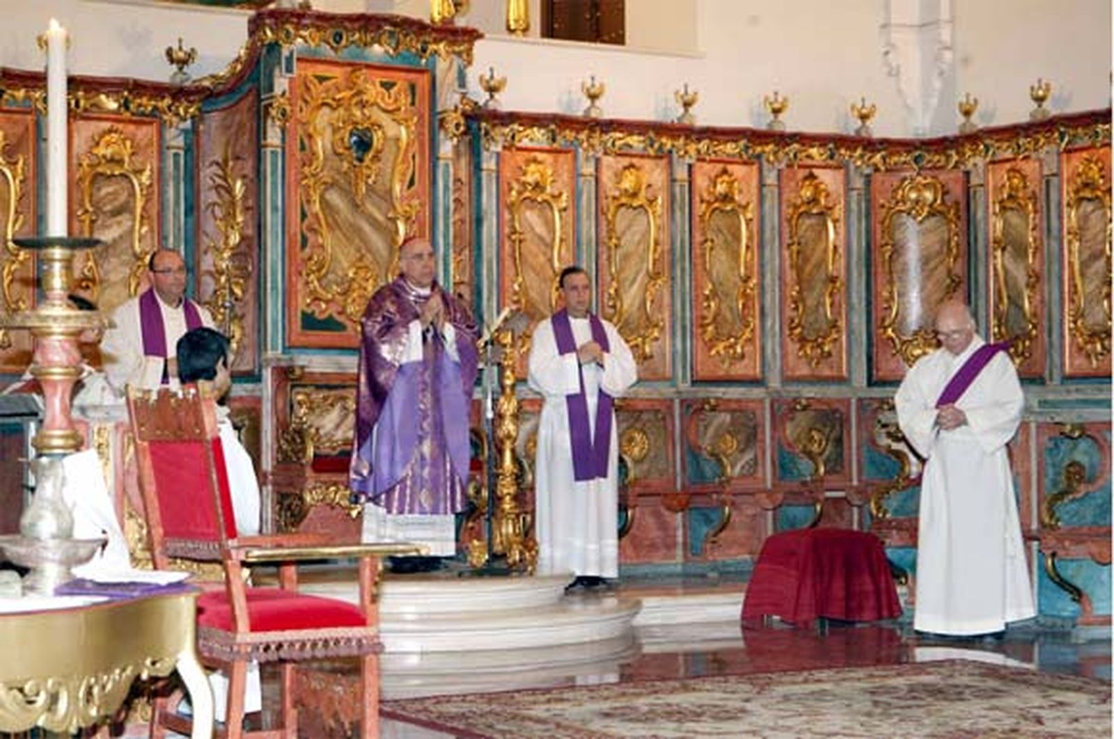 La Iglesia atendió a más personas y redujo su déficit pese al descenso de ingresos