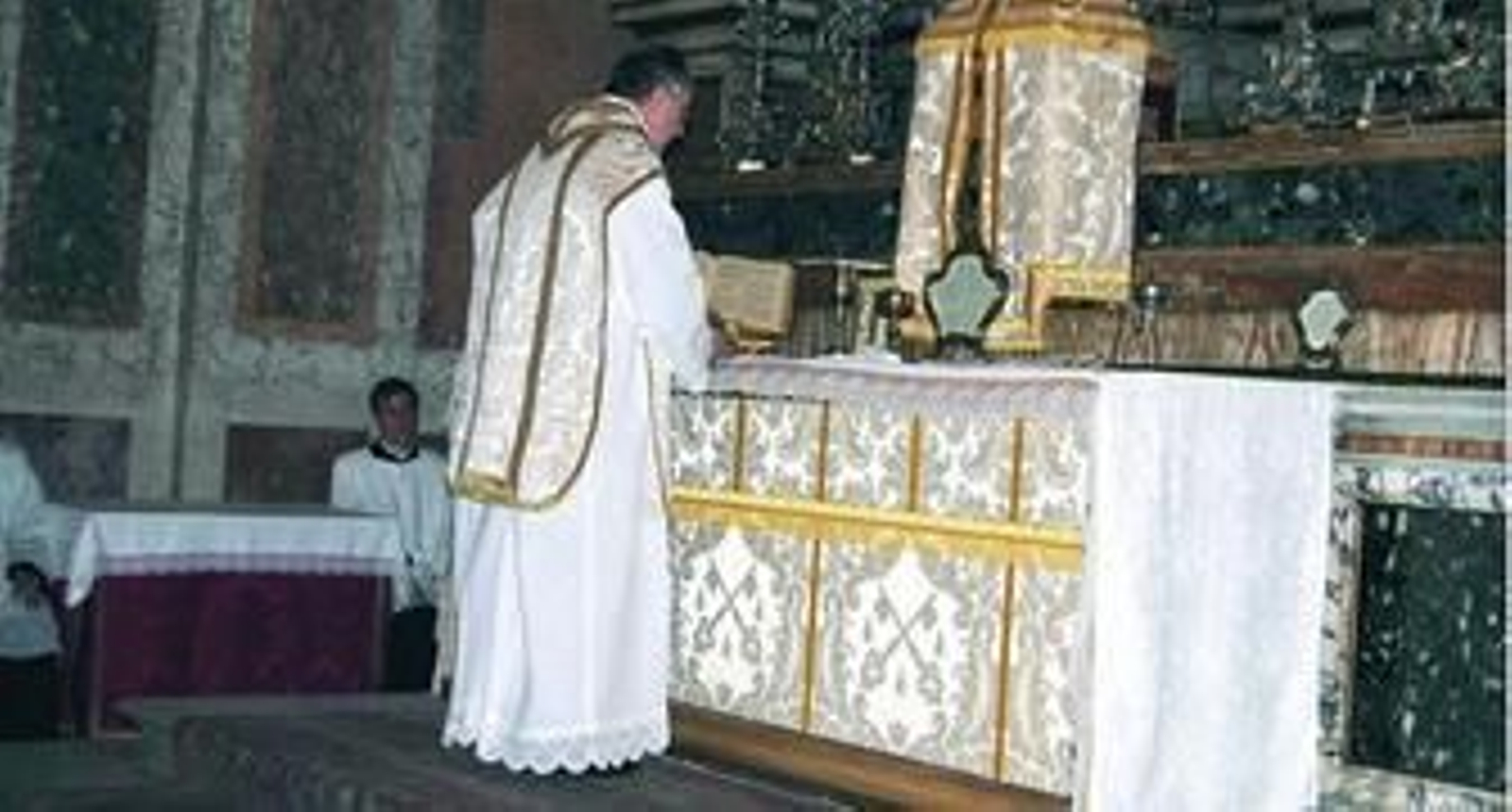 La misa en latín regresa a la Diócesis