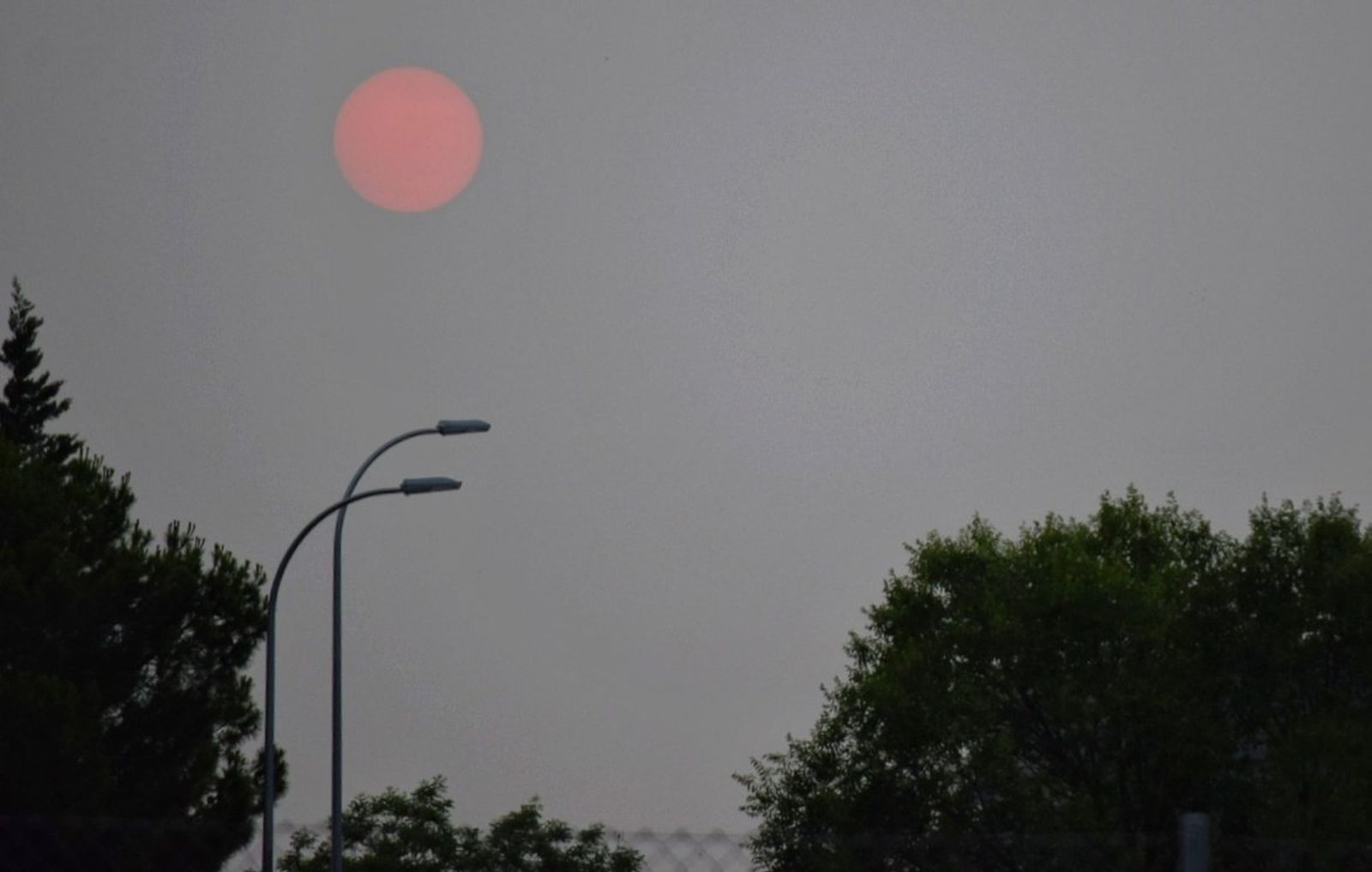 Así de grisáceo se muestra el amanecer este miércoles en Cádiz