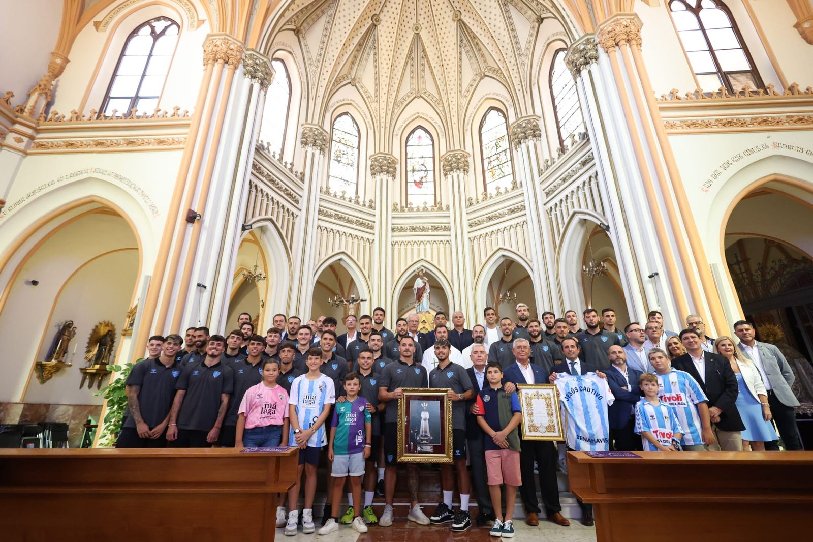 Las fotos del Málaga CF en su visita al Cautivo
