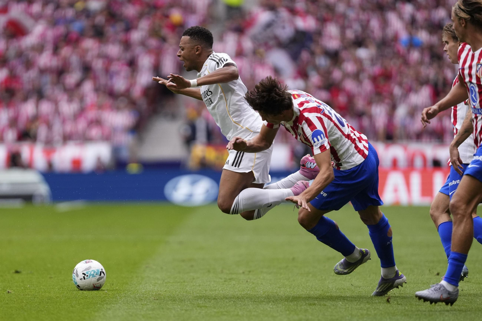 Las mejores fotos del Atlético - Real Madrid