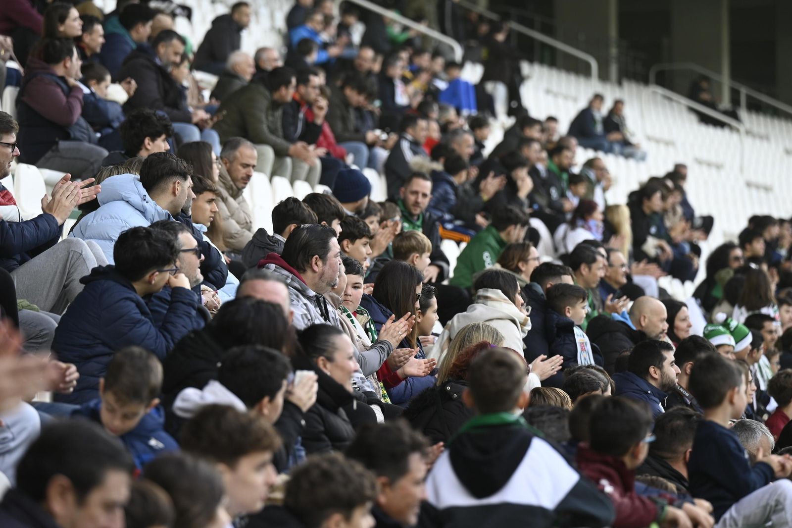 Las mejores fotos del entrenamiento a puerta abierta del Córdoba CF por el Día de Reyes