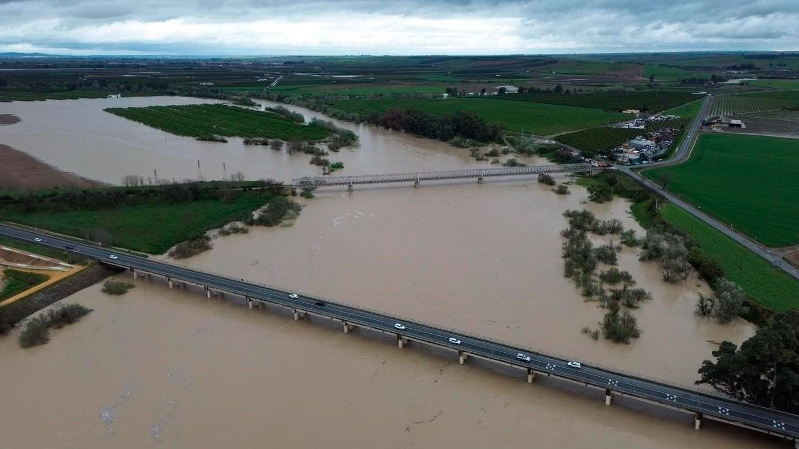 Imagen de archivo de una crecida del río Guadalquivir en Lora del Río
