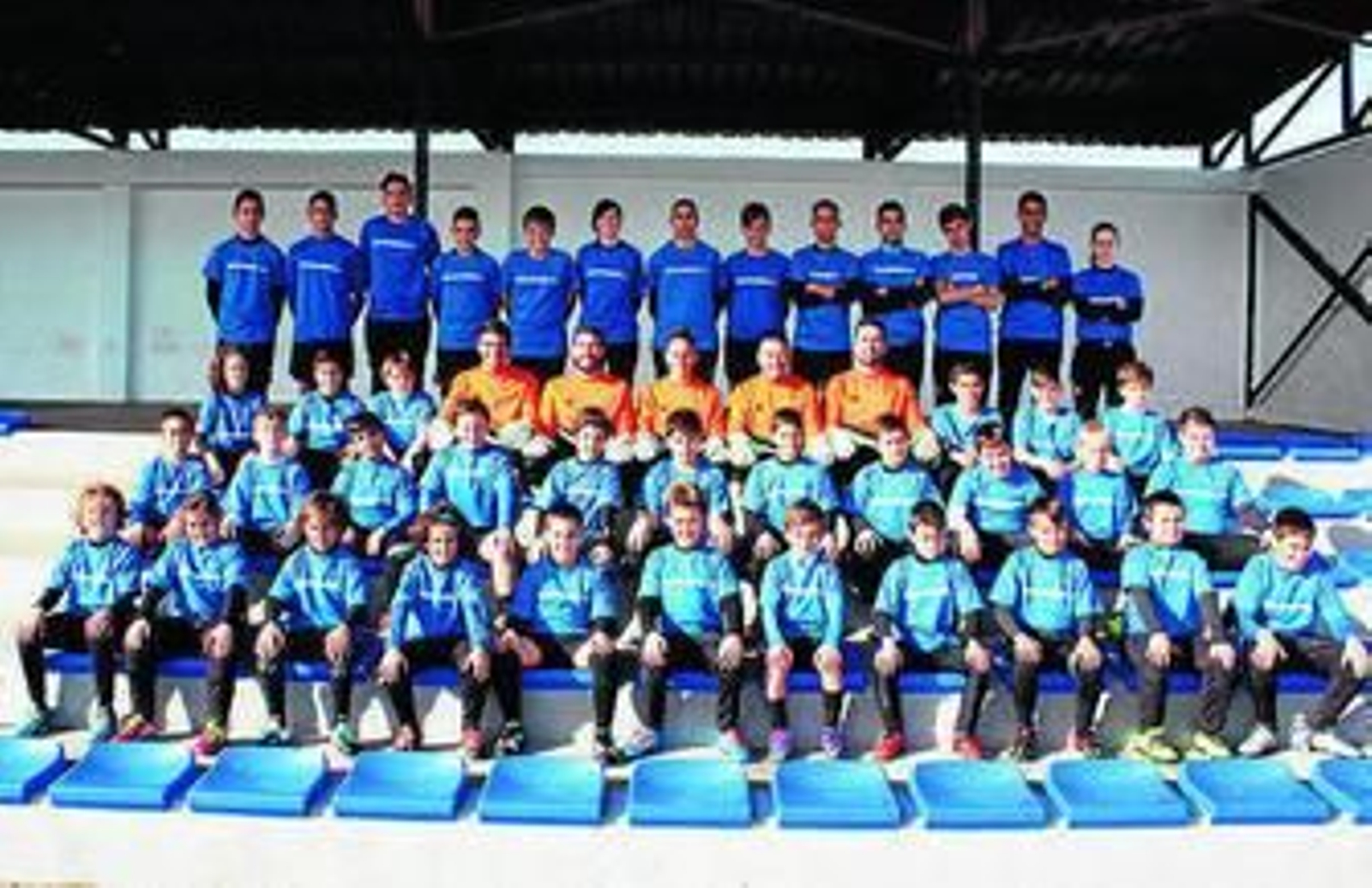 Monitores y participantes en el curso de Soloporteros en Huelva.