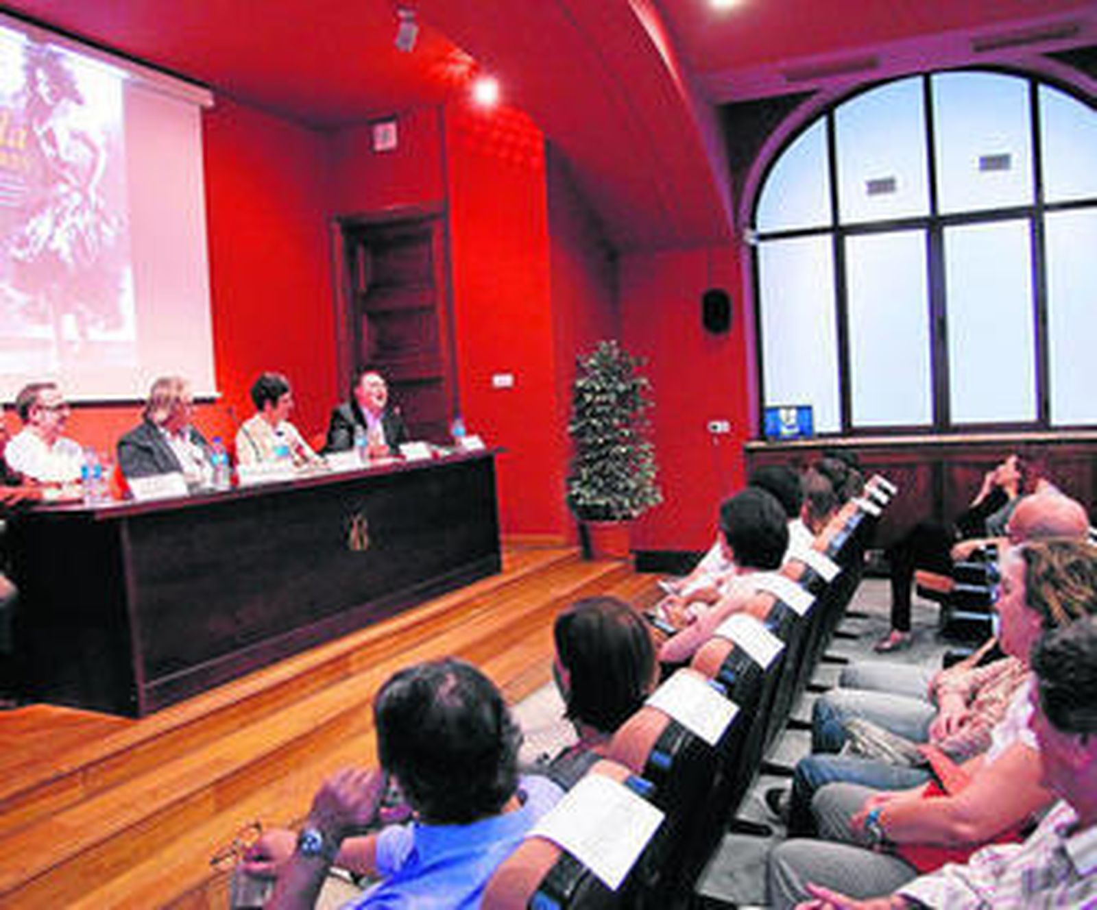Presentación ayer en la Fundación Bonald de la obra de Alberto Romero Ferrer.