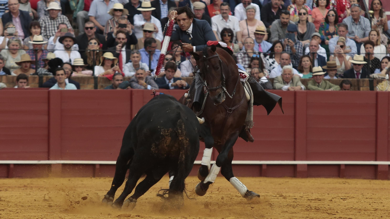 Las imágenes de la corrida mixta en la Maestranza