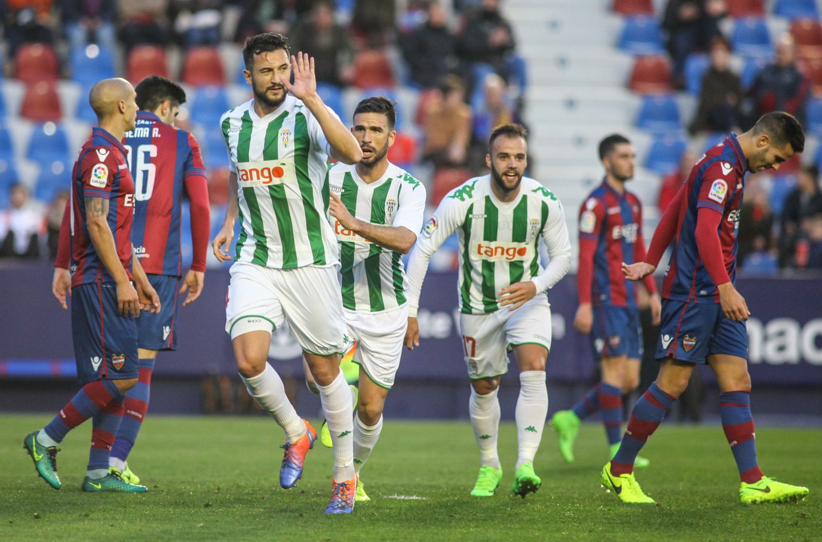 Las imágenes del Levante-Córdoba