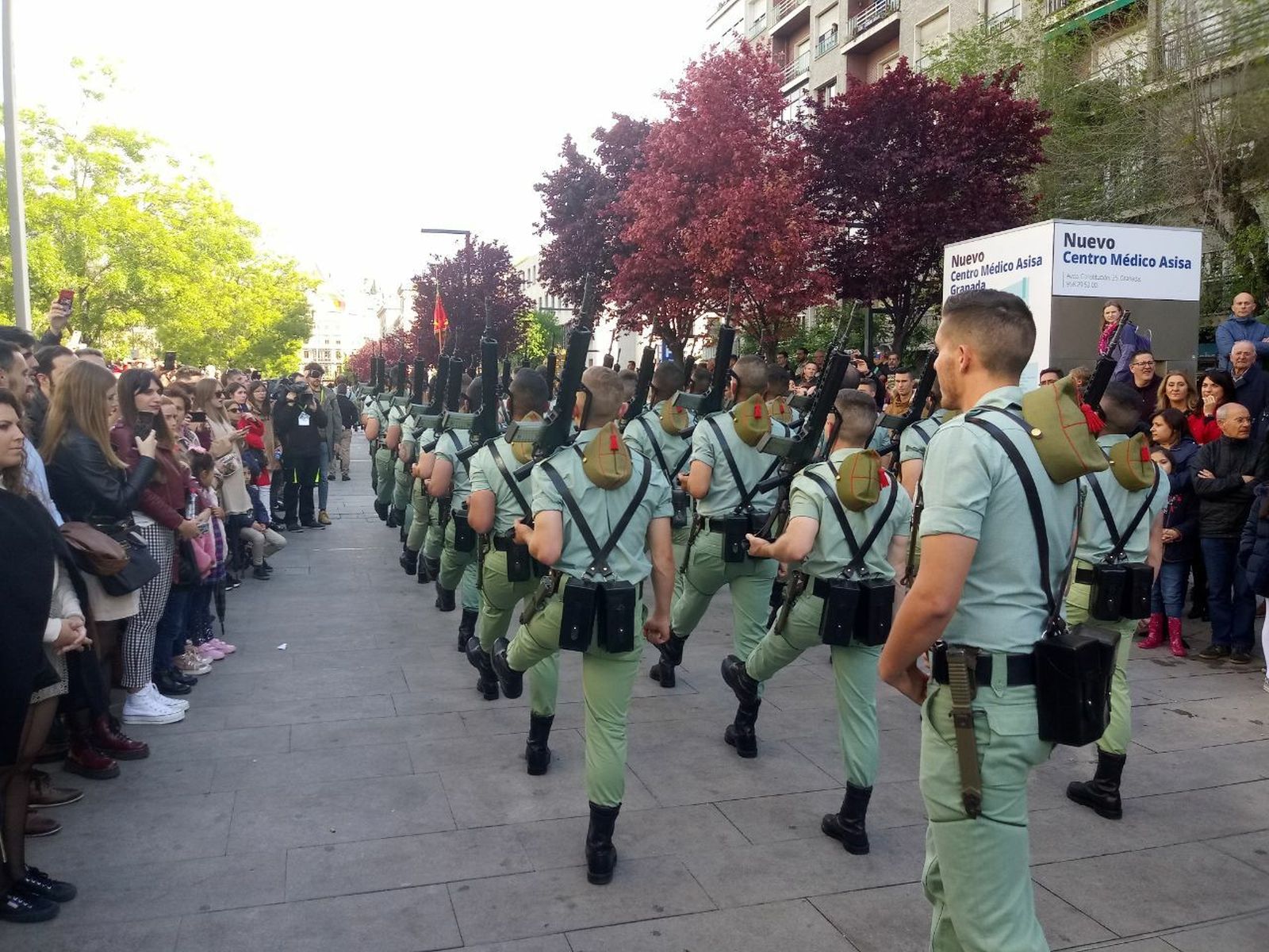 La Legión ha desfilado este año con Los Ferroviarios