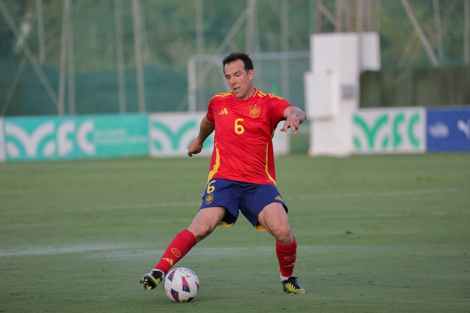 Leyendas e históricos en Marbella por una buena causa: Xavi, Marchena, Tamudo, Salva...